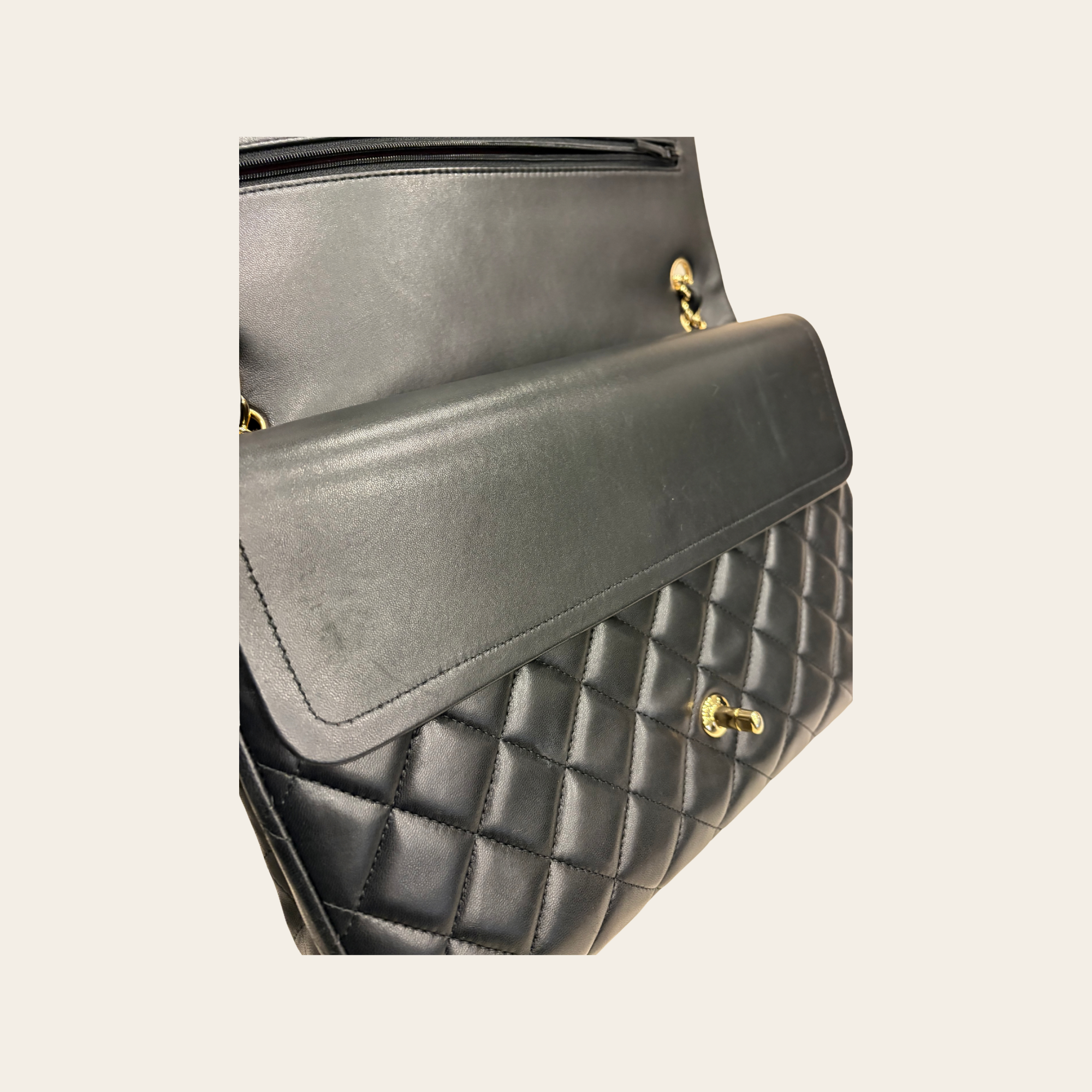 Chanel Classic Jumbo Flap Série 19