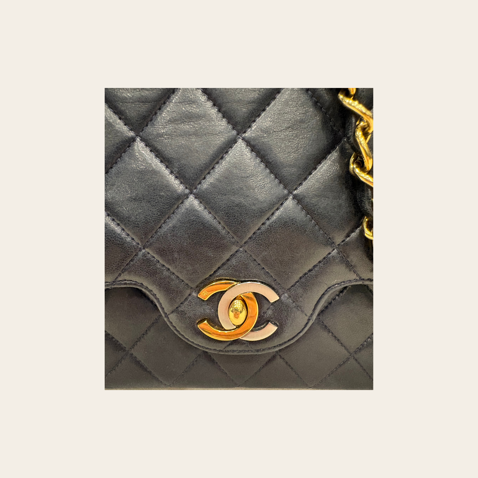 Chanel Classique vintage 1994-1996 *RARE and Timeless