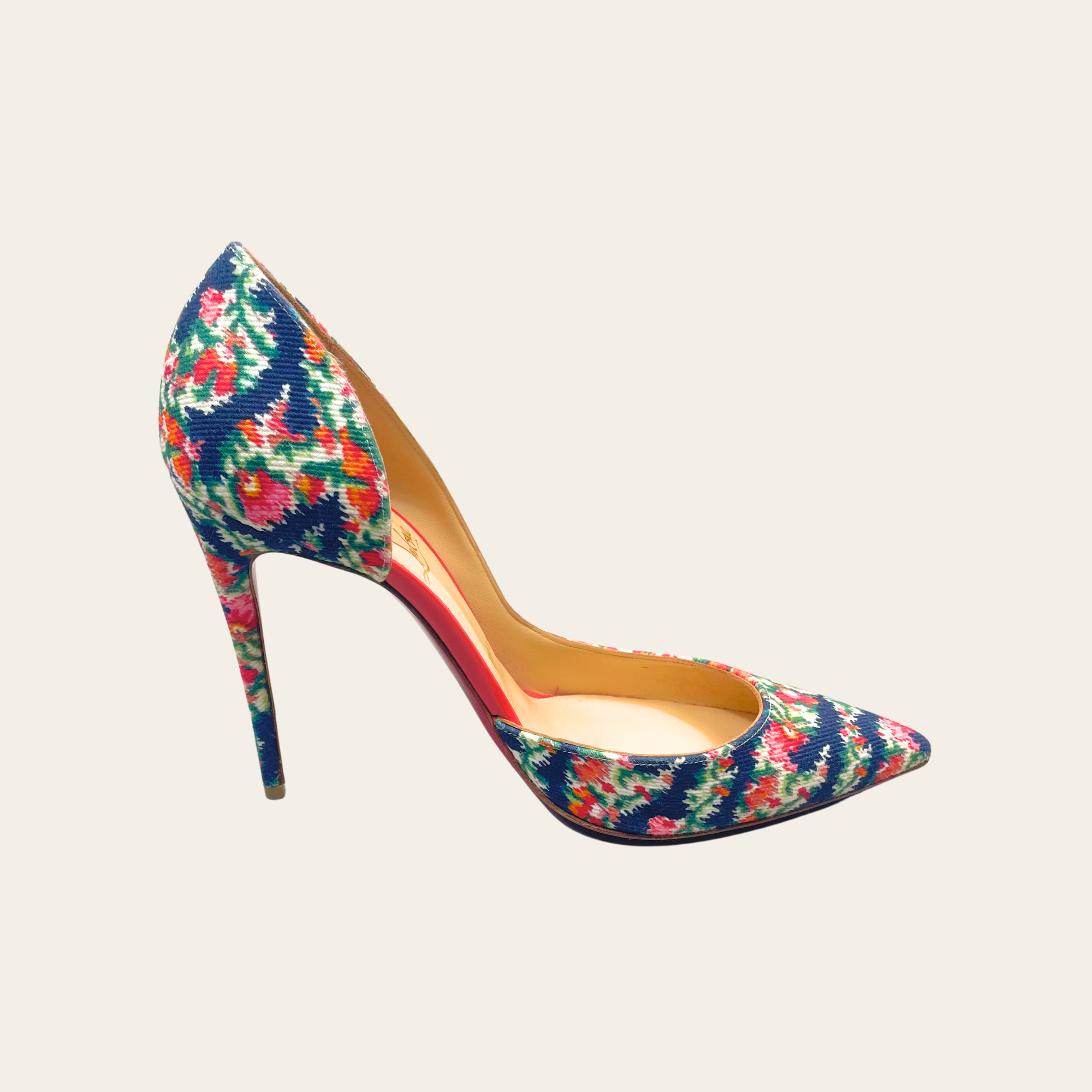 Christian Louboutin Intern Flat Patent Hawai Corazon 100, T38