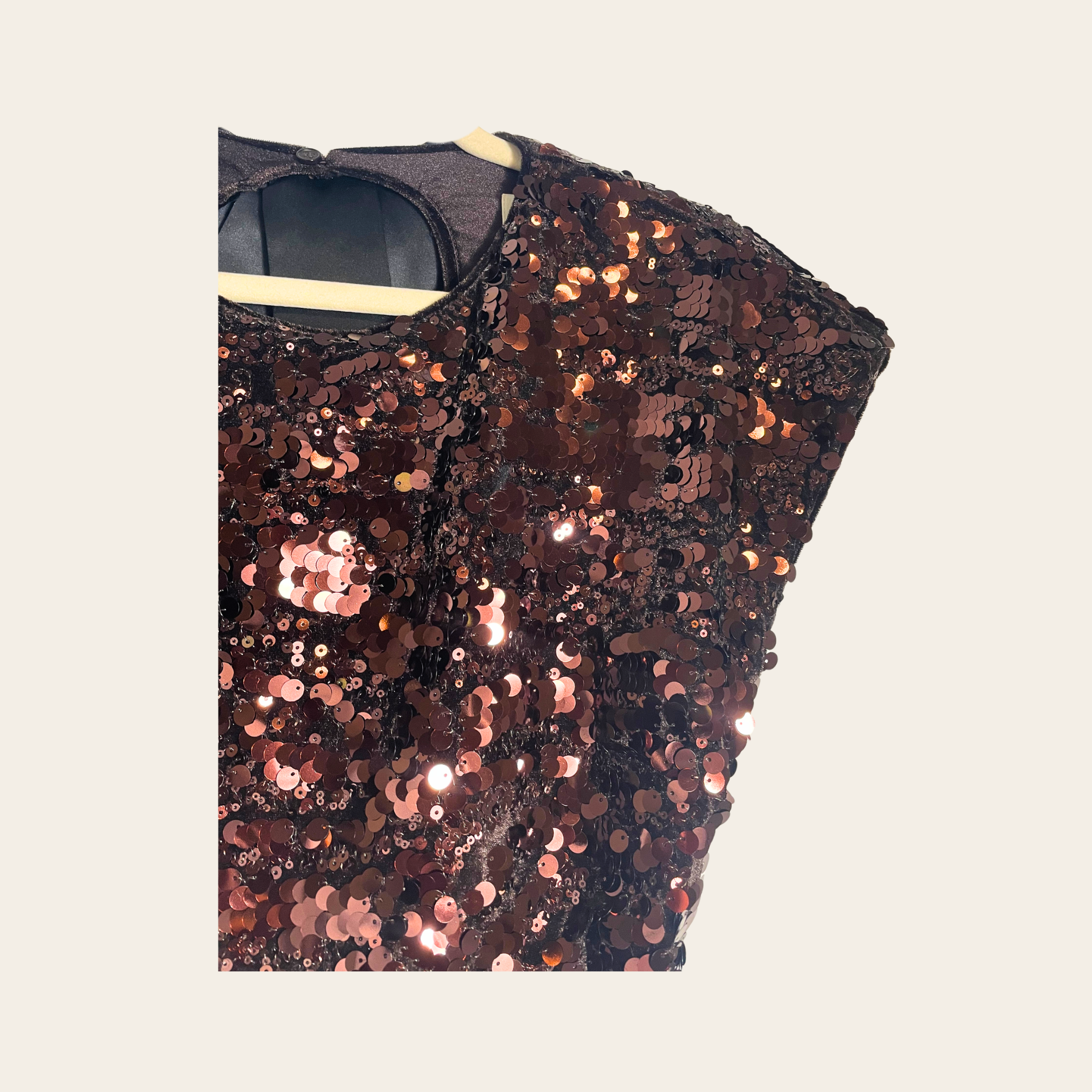 GANNI – Haut à Sequins Brodés, Taille M