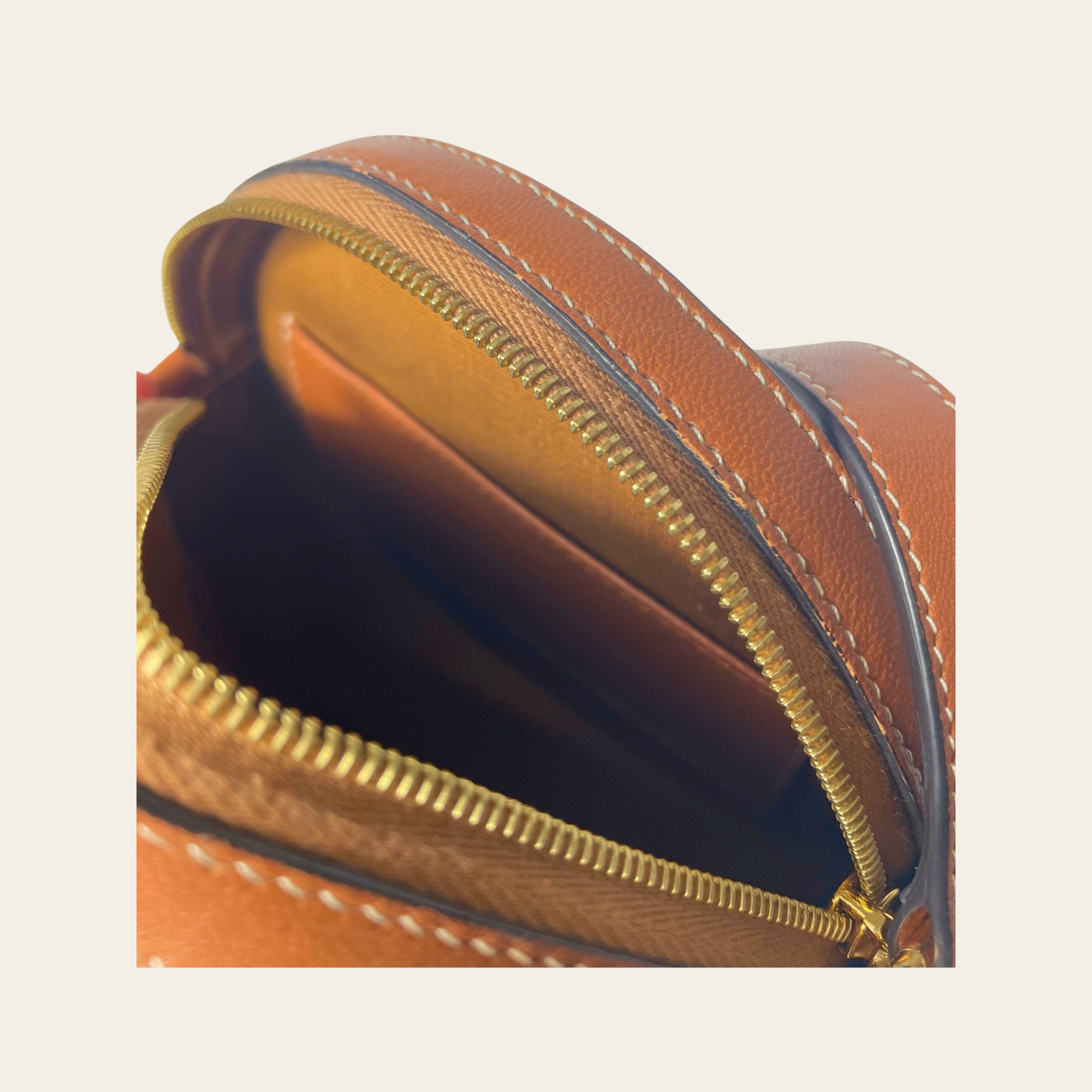 CÉLINE – Sac Rond Triomphe Canvas