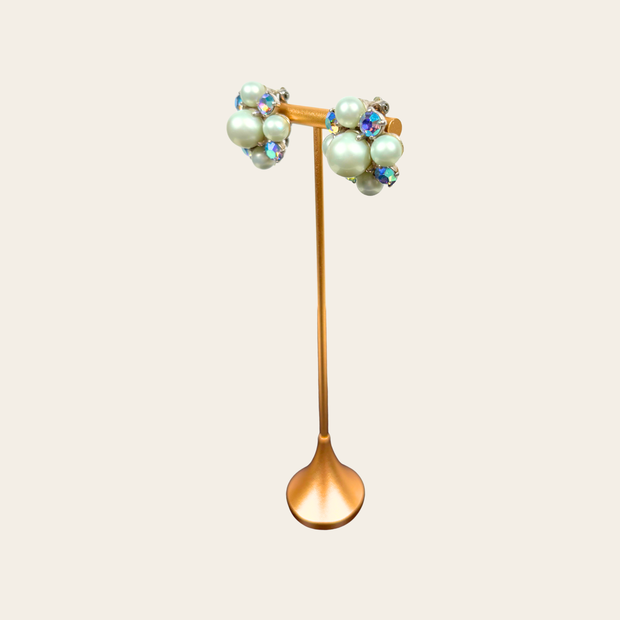 SCHIAPARELLI – Boucles d'Oreilles Clip Fleur à Perles et Cristaux Aurora Borealis
