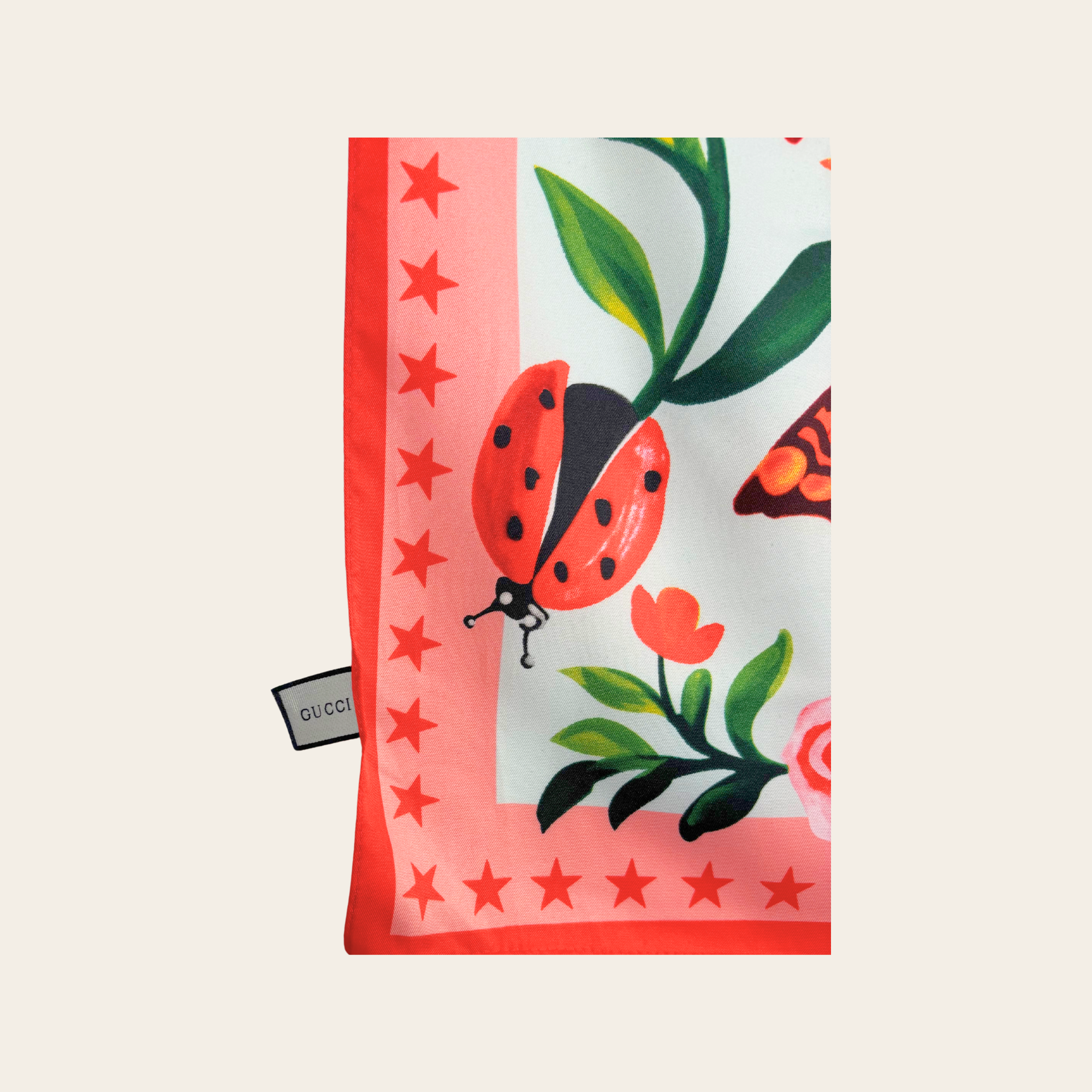GUCCI – Carré en Soie « L'Aveugle Par Amour »