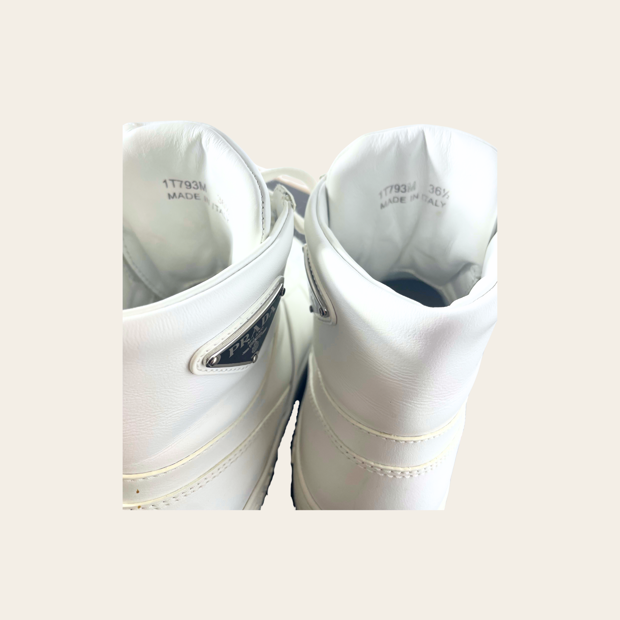 PRADA - Downtown High-Top Sneakers en cuir blanc, 36.5