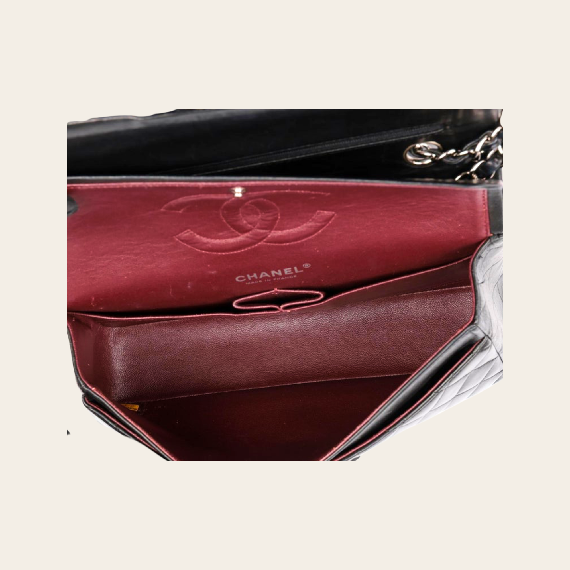 CHANEL - Timeless Classic, Double Flap Bag en cuir d’agneau matelassé noir