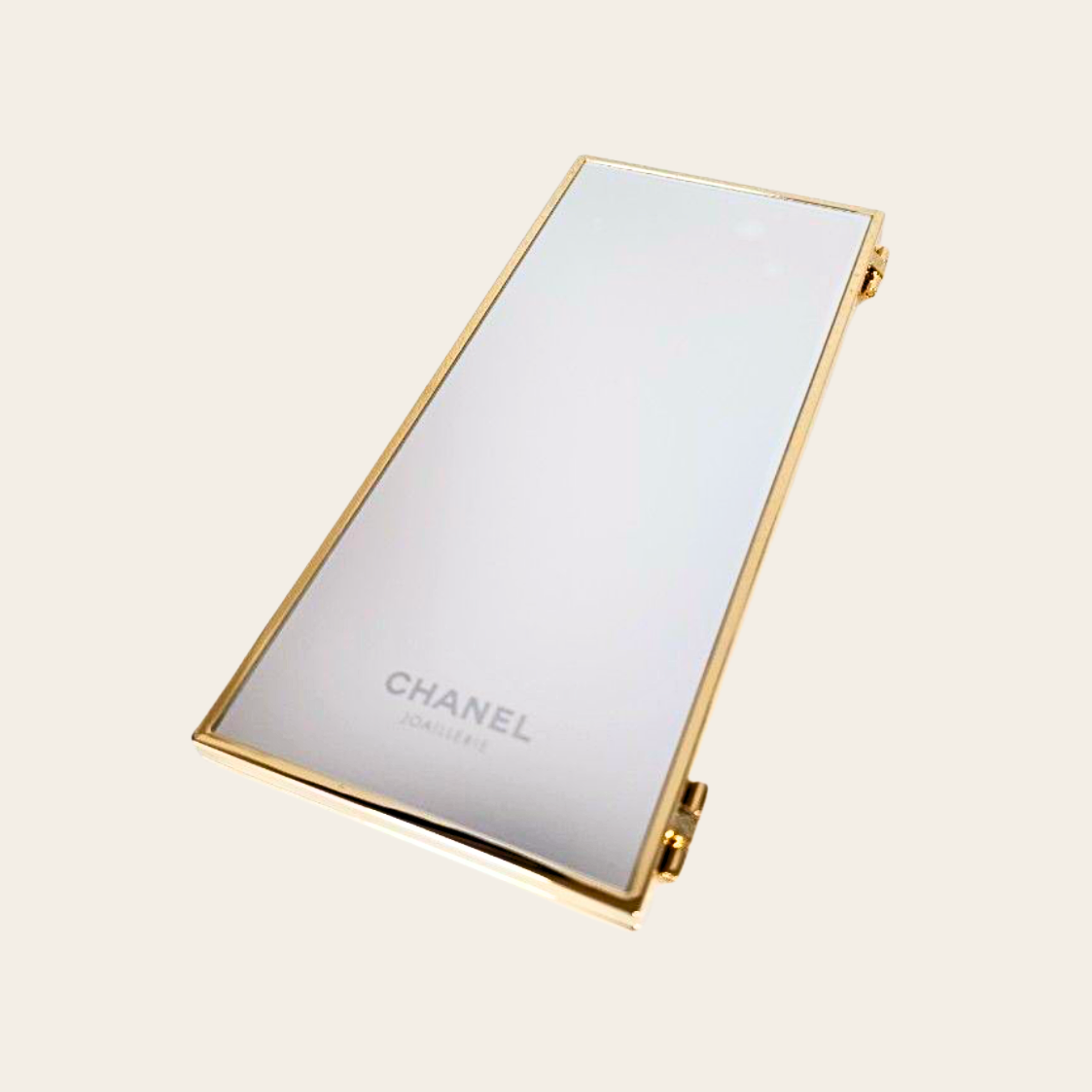 CHANEL - Coffret à Bijoux Matelassé Métal Doré