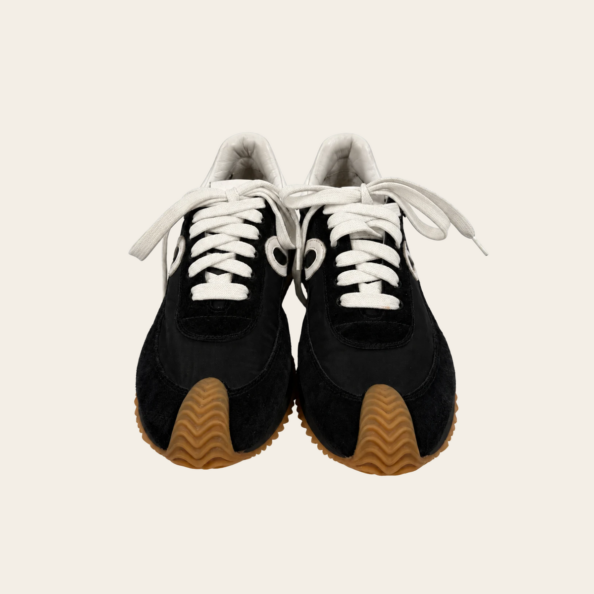 LOEWE — Baskets Flow Runner en nylon et suède noirs à monogramme L blanc et semelle gomme, pointure 38 EU