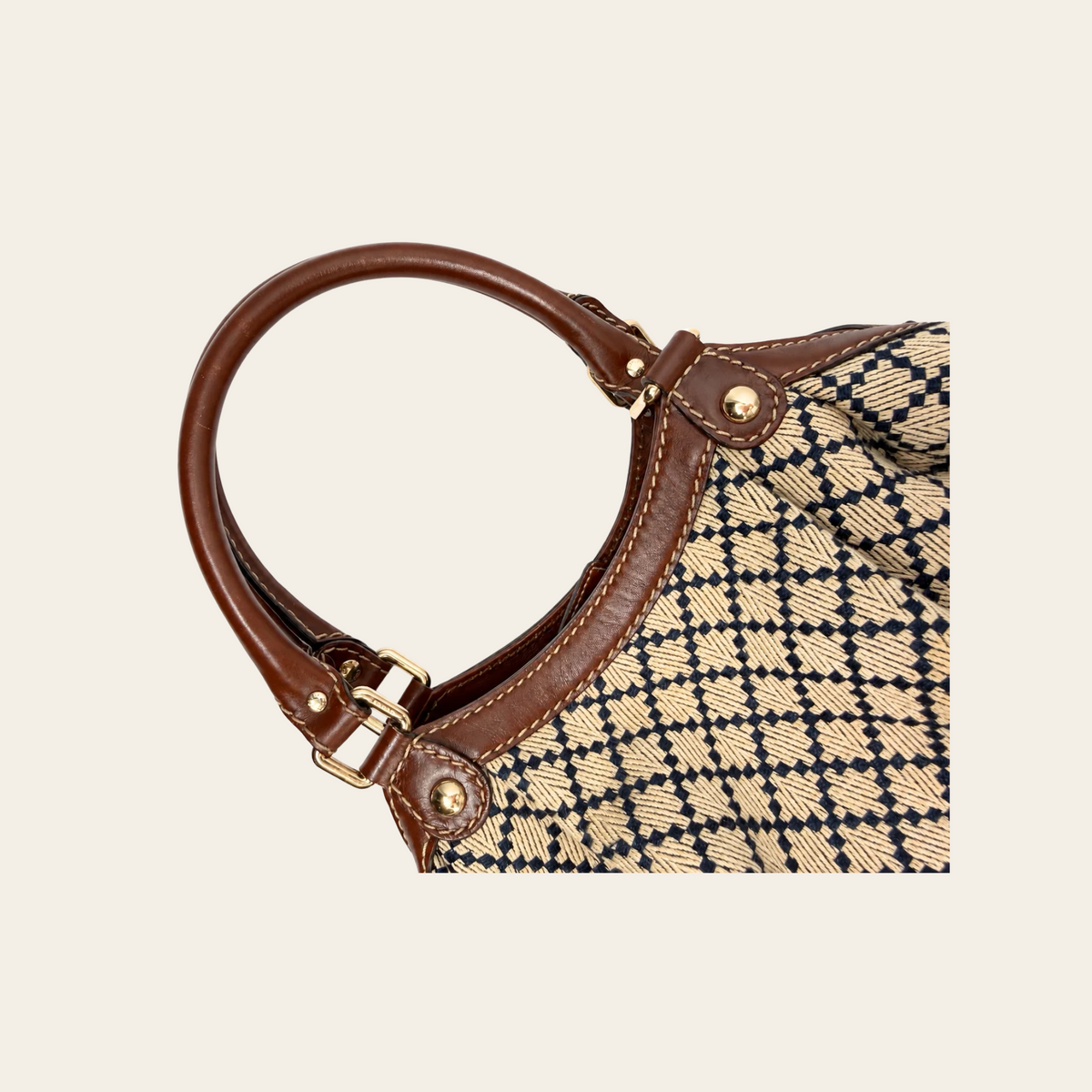 GUCCI — Sac cabas Sukey Medium en toile jacquard Diamante beige et bleu marine, garnitures en cuir brun et détails dorés, taille M