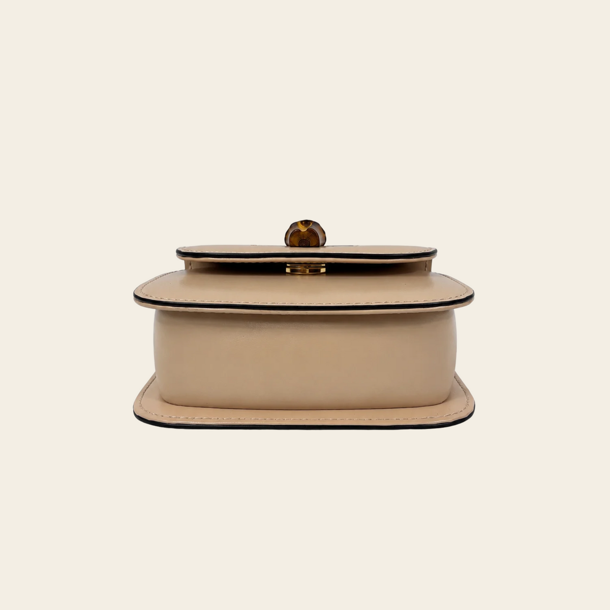 GUCCI — Sac Bamboo 1947 Nano en cuir beige nude avec anse en bambou et bandoulière chaîne dorée, taille Nano