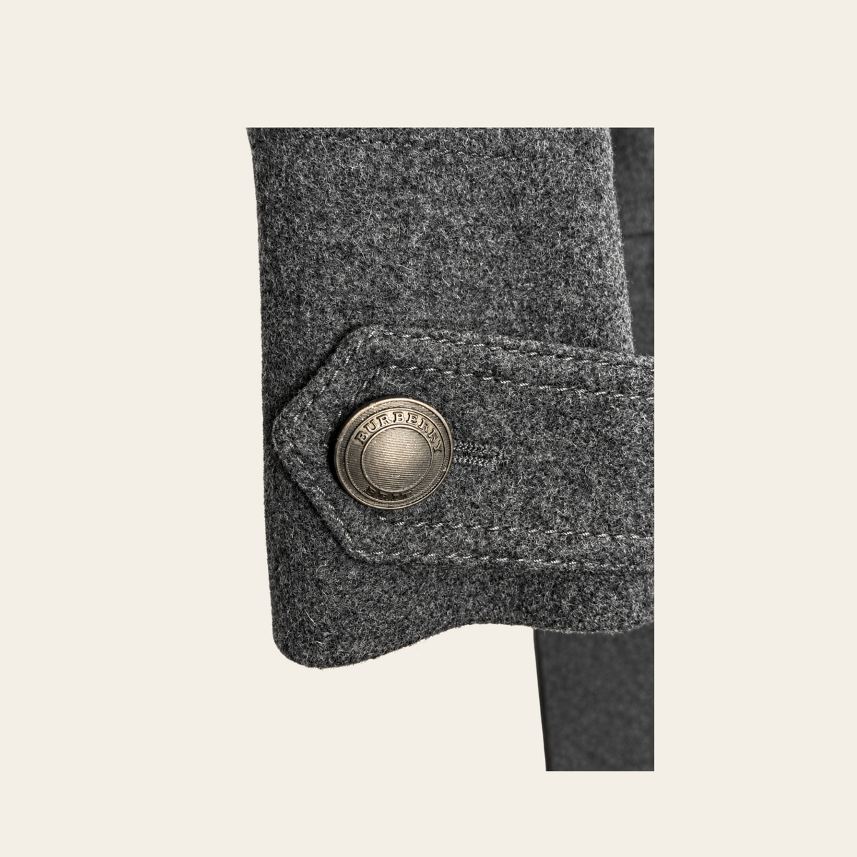 BURBERRY BRIT — Manteau Banaptes croisé en laine vierge et cachemire gris anthracite, taille UK 14 / US 12