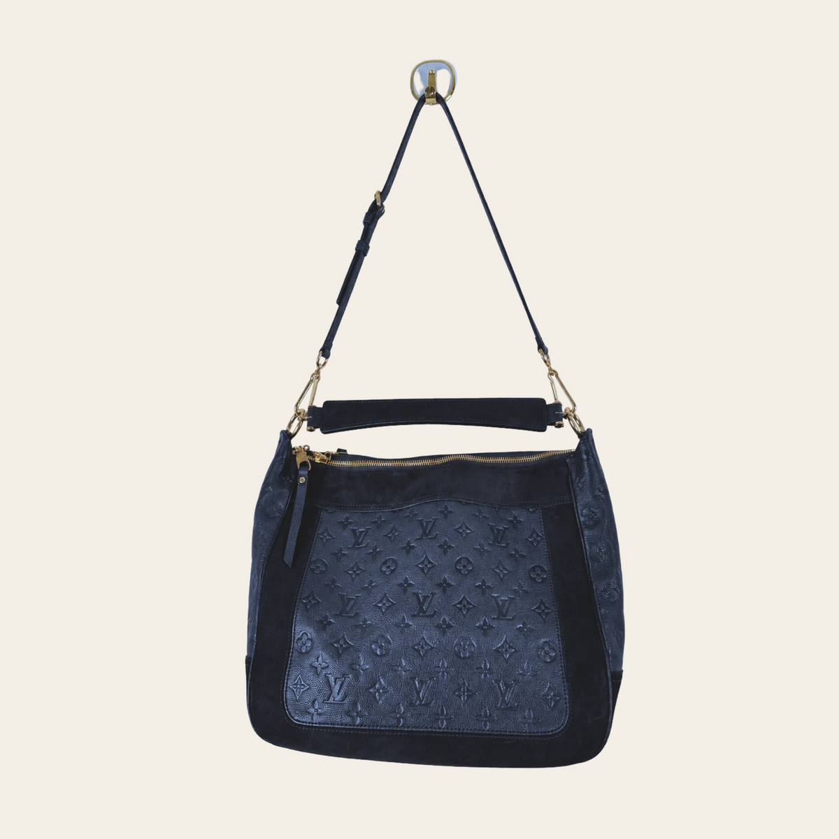 LOUIS VUITTON — Sac Audacieuse MM en cuir Monogram Empreinte bleu marine foncé, taille M