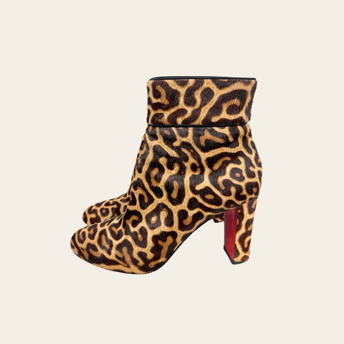 CHRISTIAN LOUBOUTIN — Bottines Moulamax 85 « Pony Miaou » en cuir à poil imprimé léopard, taille 40