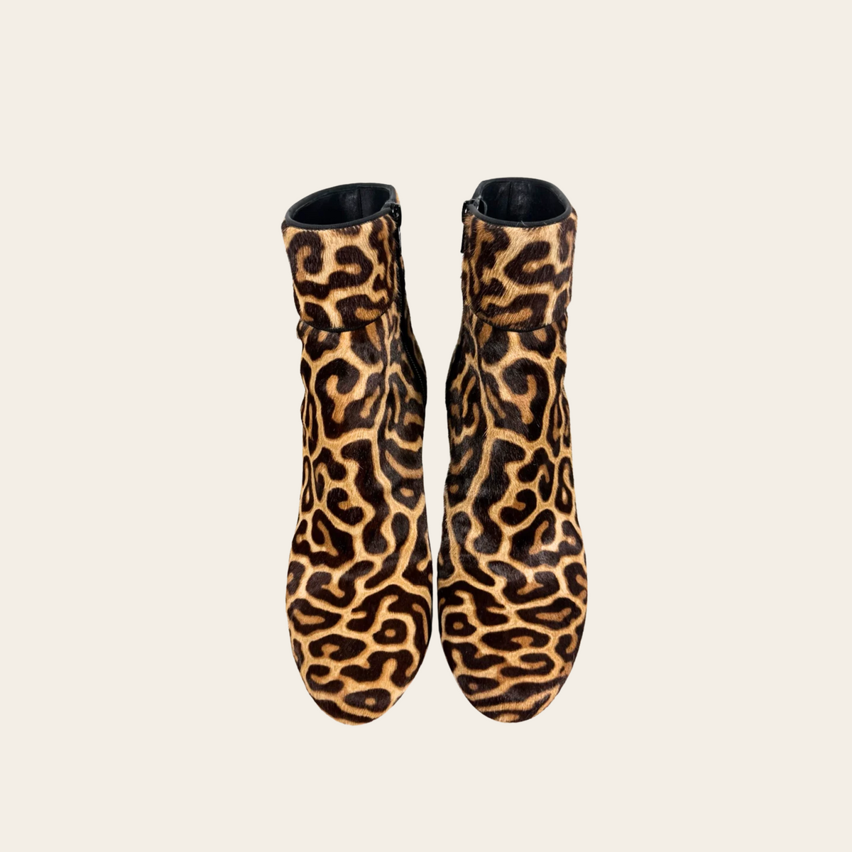CHRISTIAN LOUBOUTIN — Bottines Moulamax 85 « Pony Miaou » en cuir à poil imprimé léopard, taille 40
