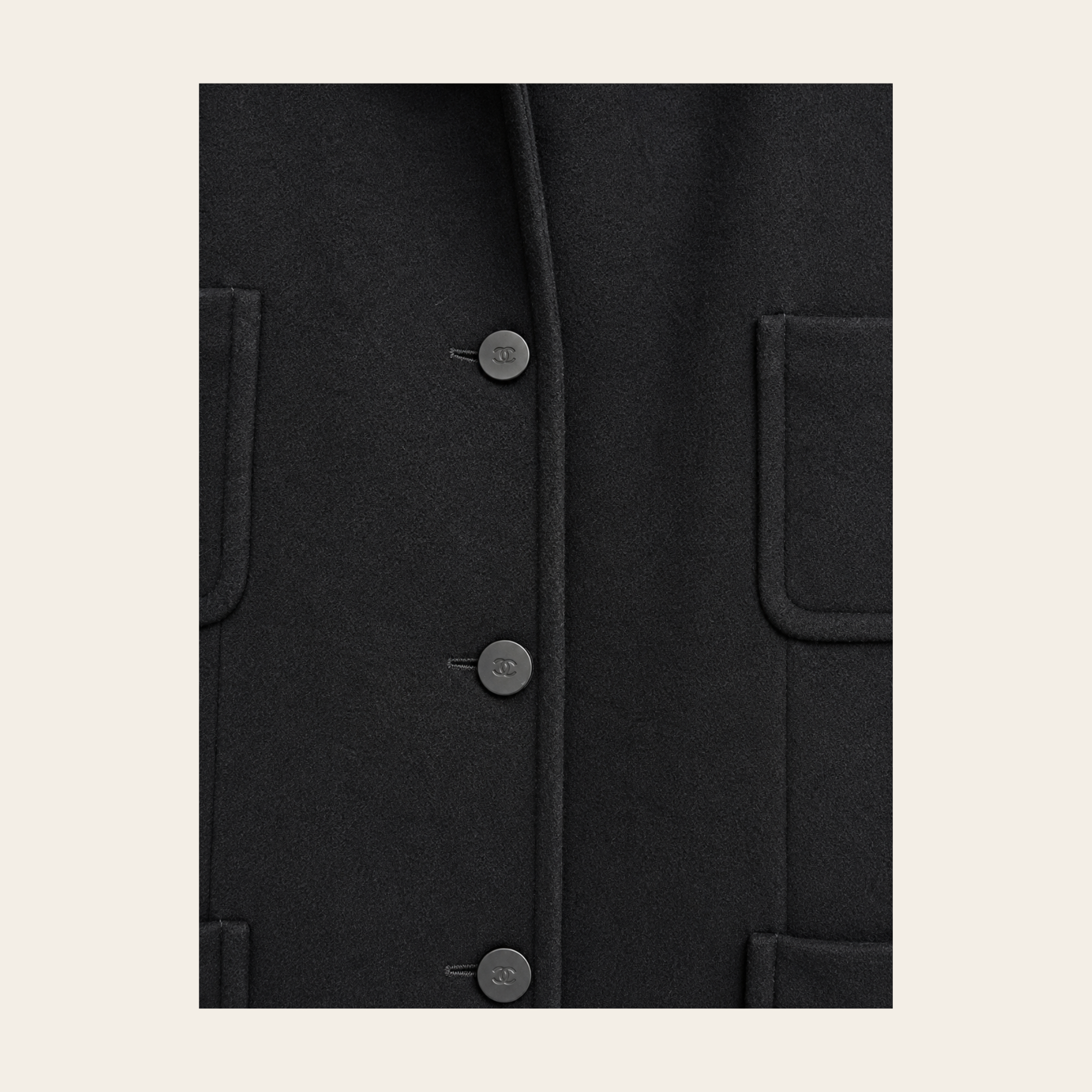 CHANEL – Manteau Four-Pocket en Cachemire à Boutons CC, Taille 40