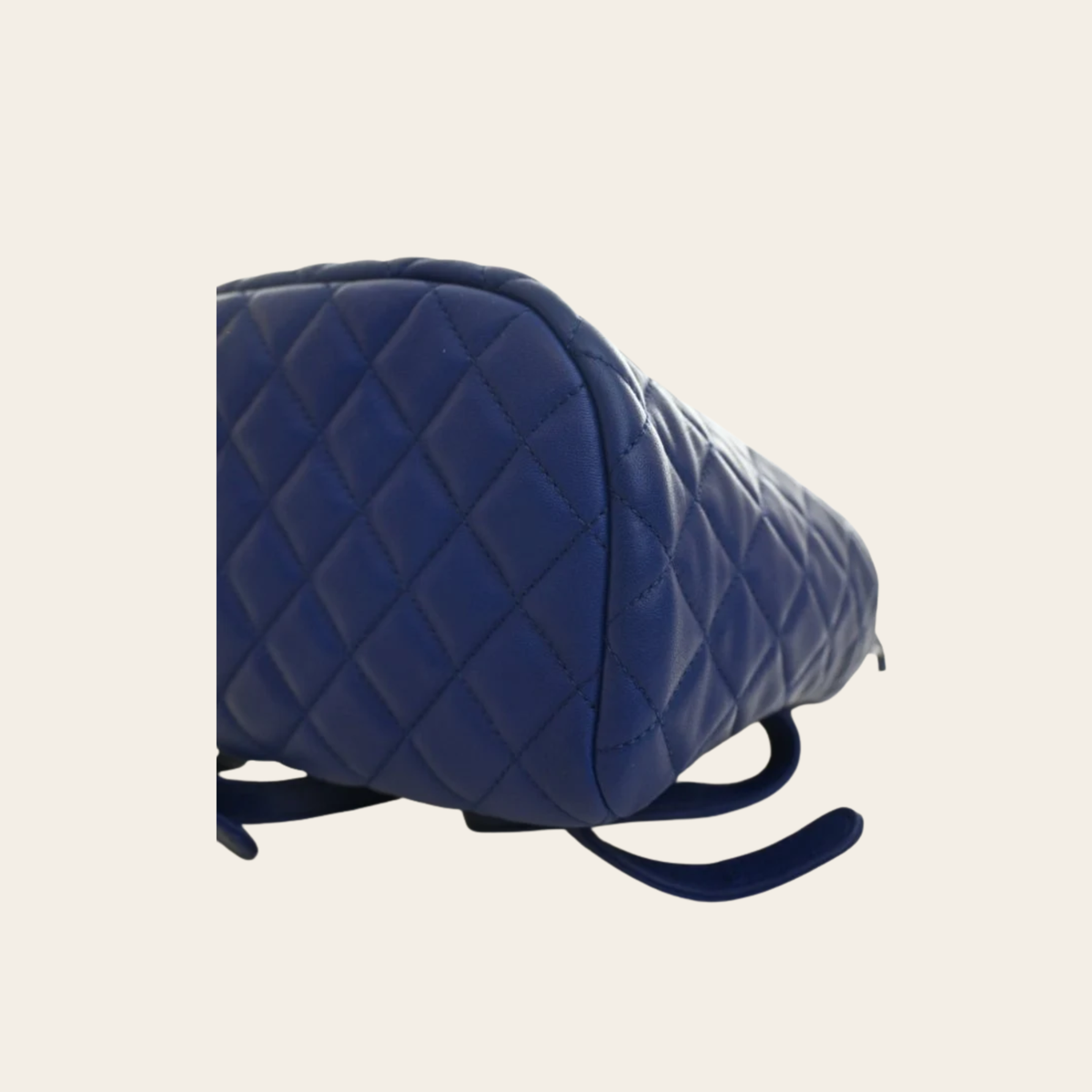 CHANEL Small Urban Spirit Backpack en cuir d’agneau bleu