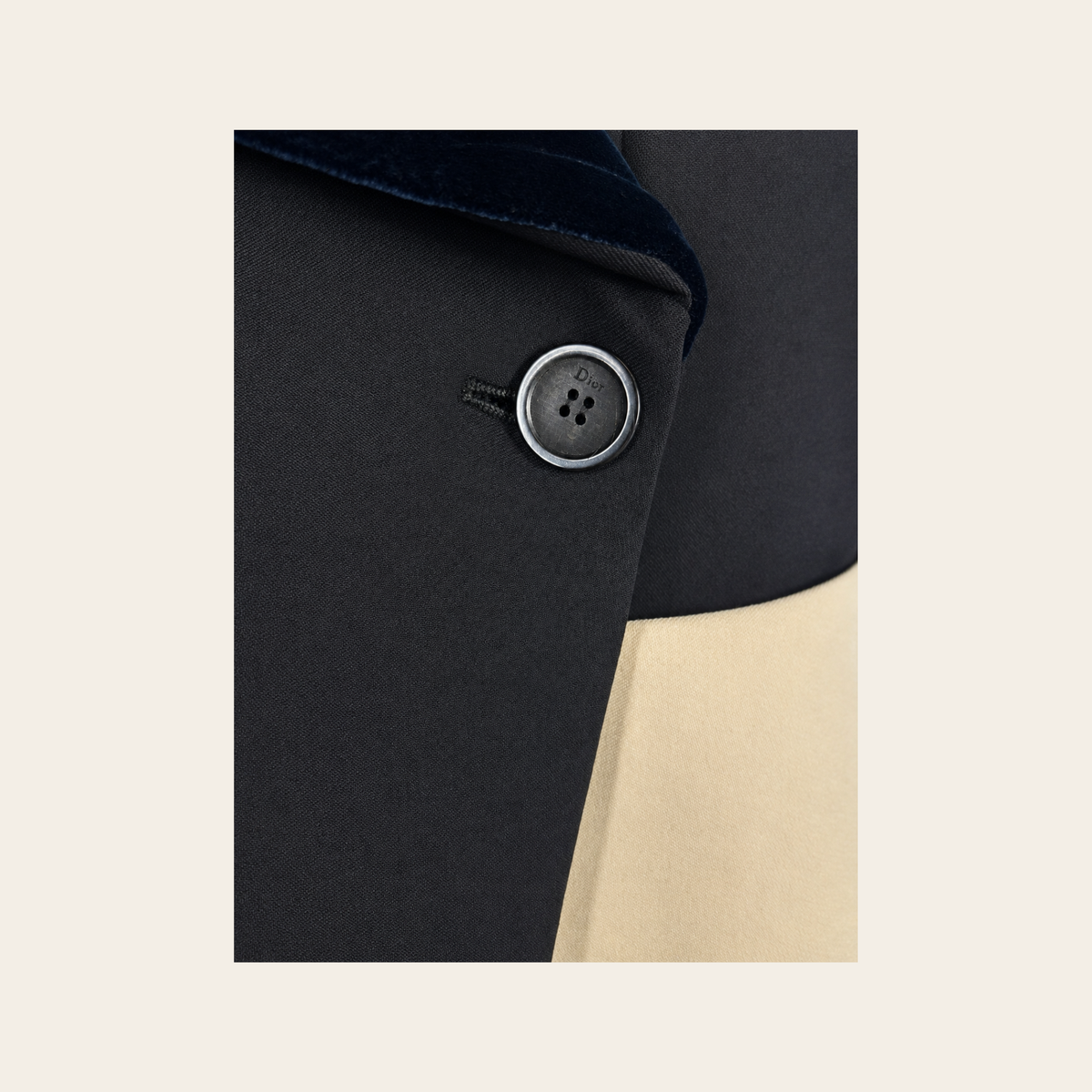 CHRISTIAN DIOR — Robe asymétrique à revers en velours, M