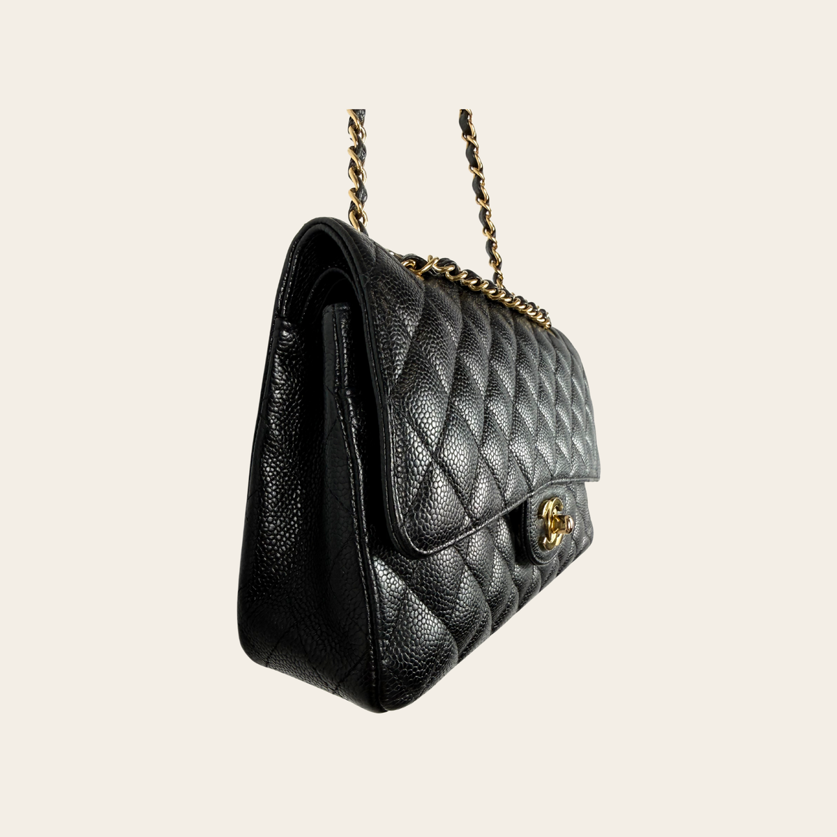 CHANEL VINTAGE – 24 k Classic Double Flap Medium en cuir caviar matelassé – Noir & doré