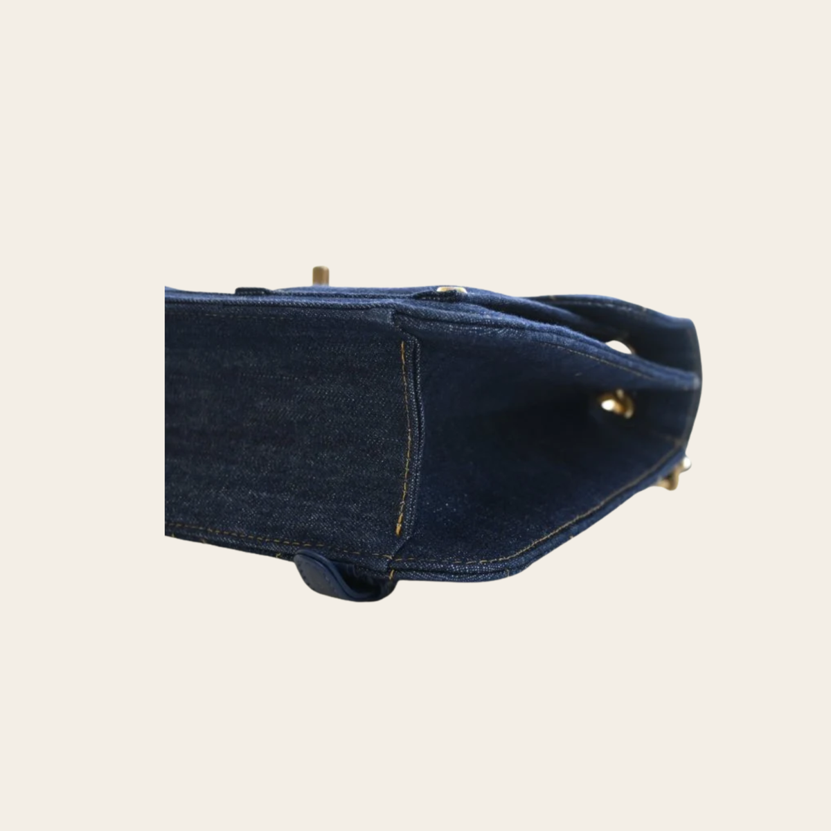 CHANEL — Sac à dos Double You en denim matelassé bleu