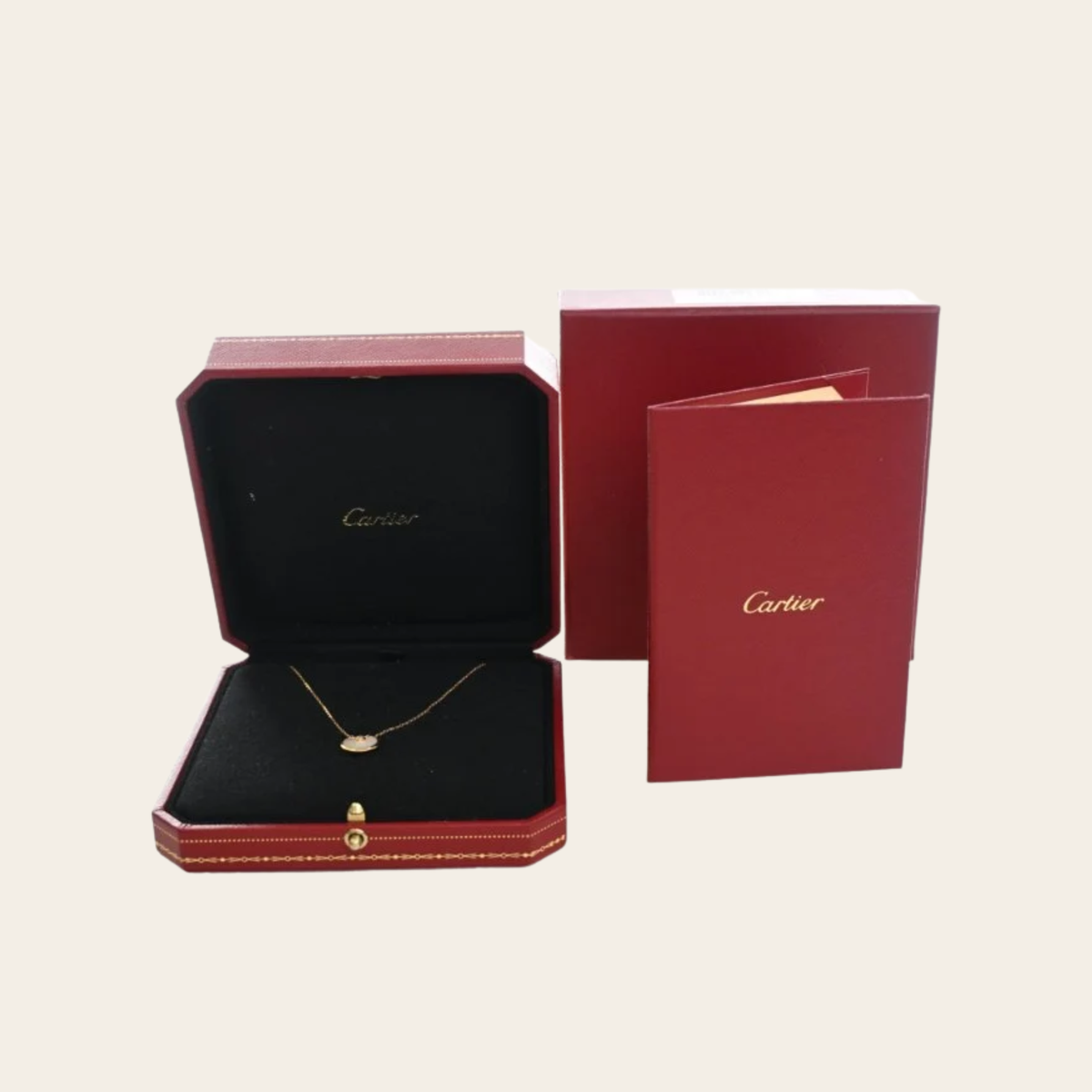 CARTIER — Collier Amulette de Cartier XS en nacre et diamant