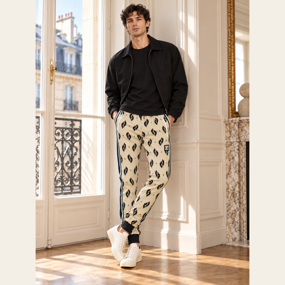 KENZO PARIS — Pantalon de jogging monogrammé écru et noir à bandes latérales, Taille S