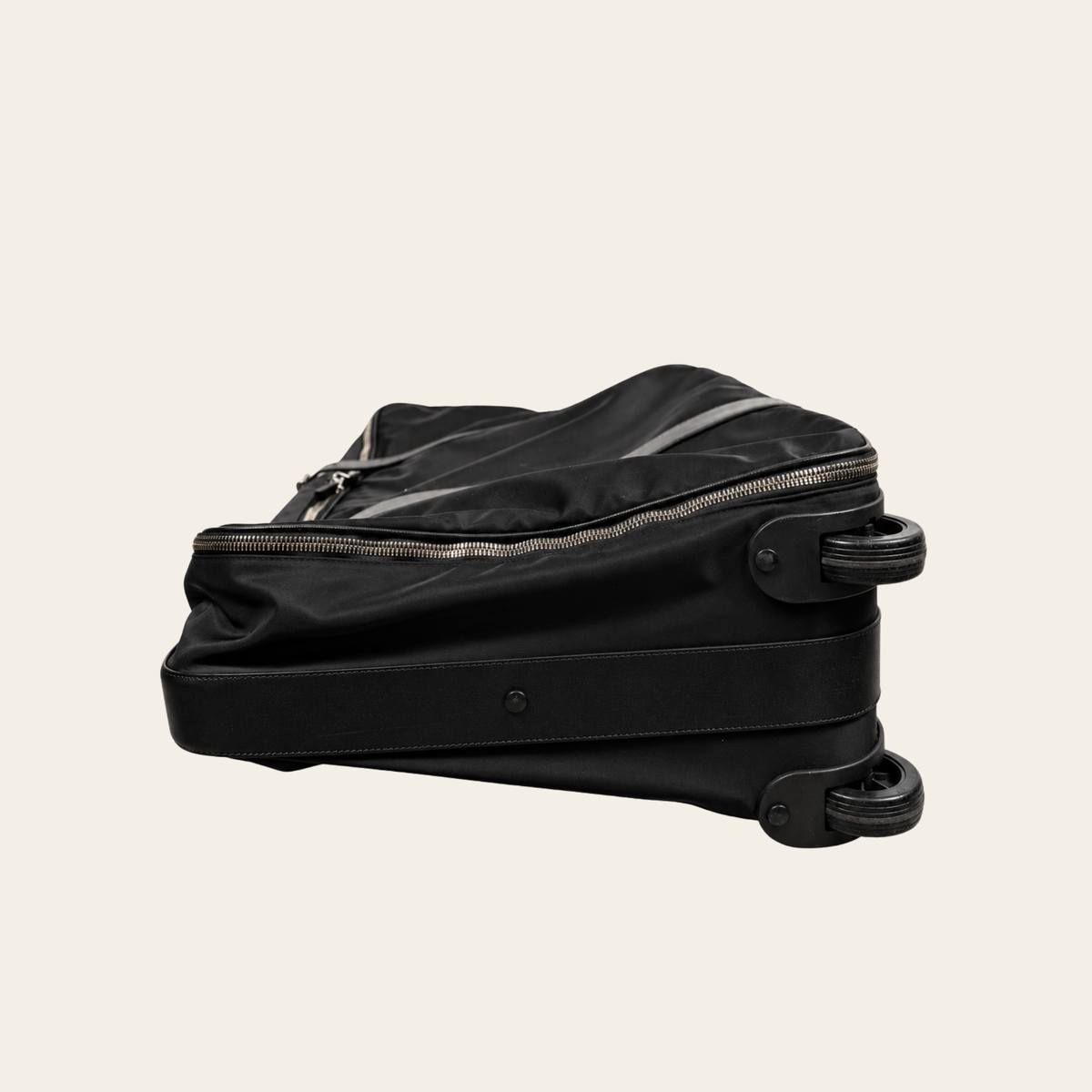 PRADA — Grand porte-habits de voyage Tessuto Nylon noir à finitions en cuir