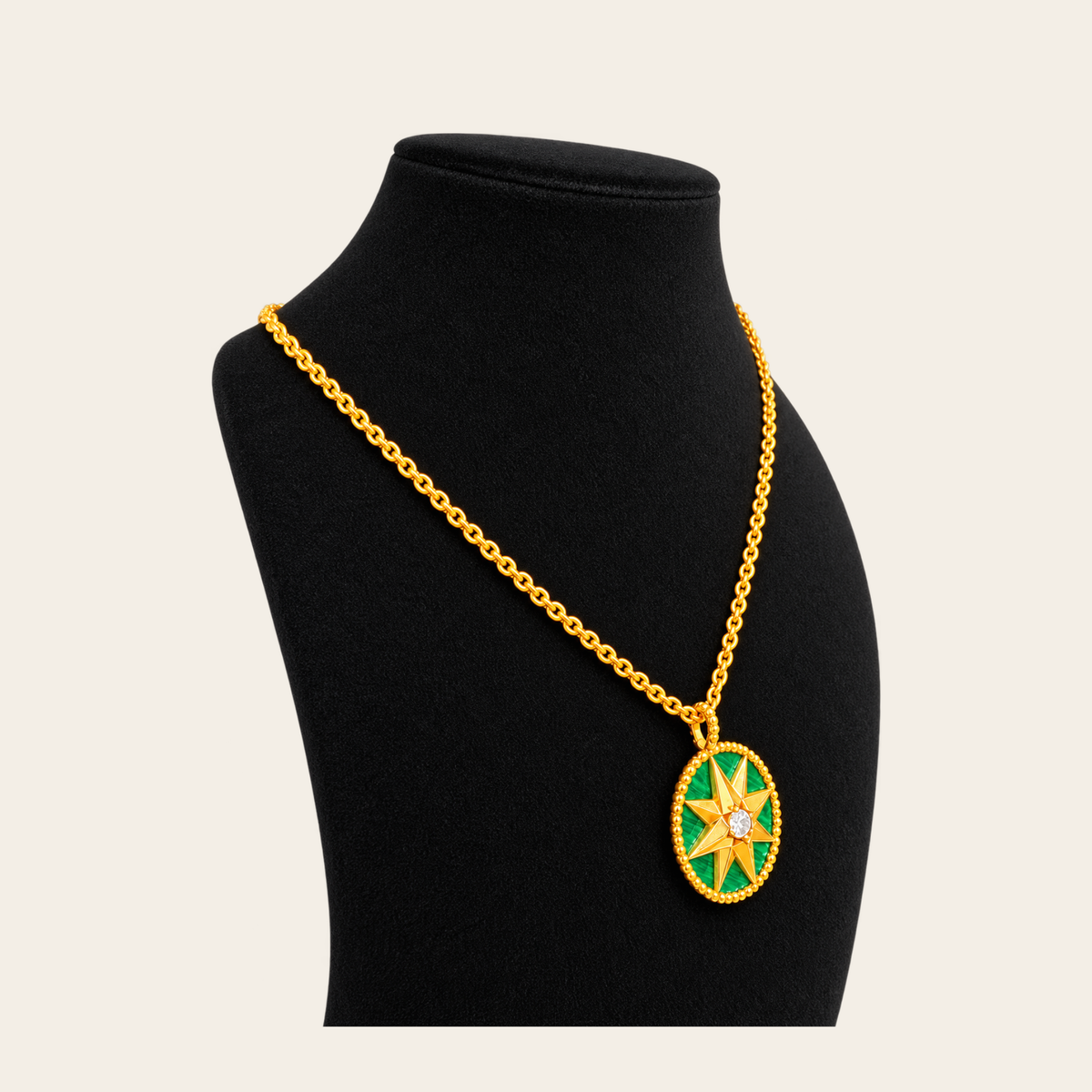 CHRISTIAN DIOR — Collier médaillon Medium Rose des Vents en or jaune, malachite et diamant