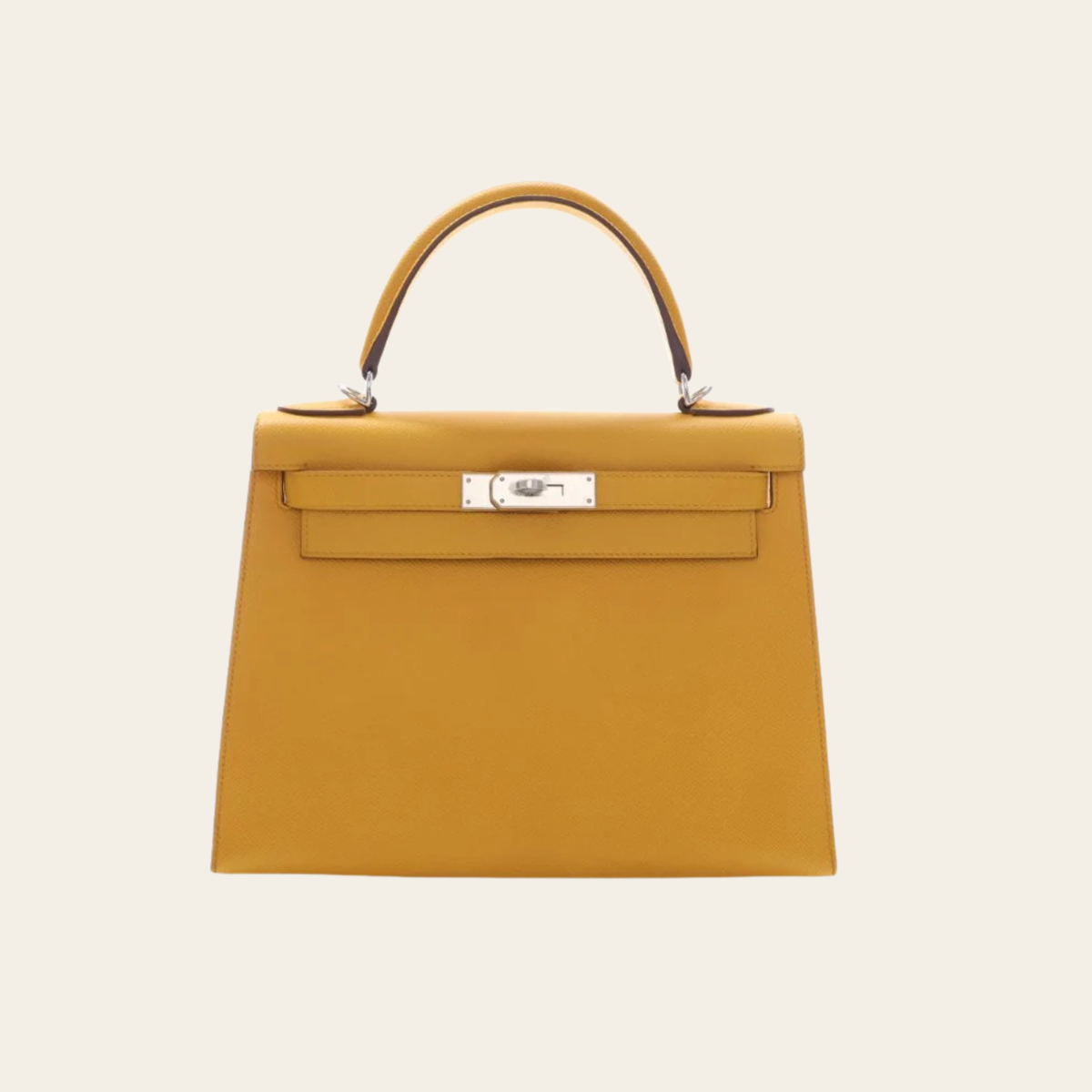 HERMÈS — Kelly 28 Sellier en cuir Epsom Jaune Ambre, quincaillerie palladiée