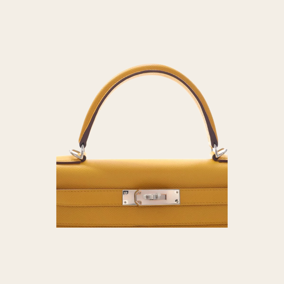 HERMÈS — Kelly 28 Sellier en cuir Epsom Jaune Ambre, quincaillerie palladiée