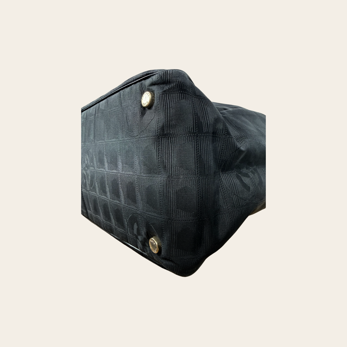 CHANEL – Sac cabas New Travel Line en nylon jacquard CC noir