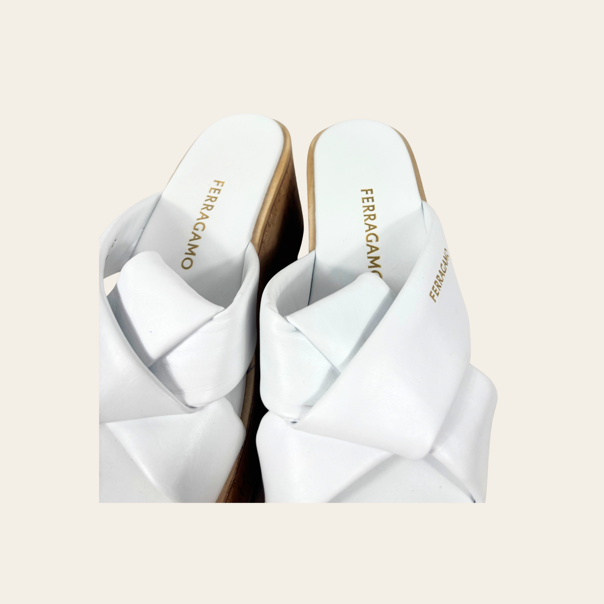 FERRAGAMO – High Sandals Compensées en Cuir Blanc et Liège, 39,5