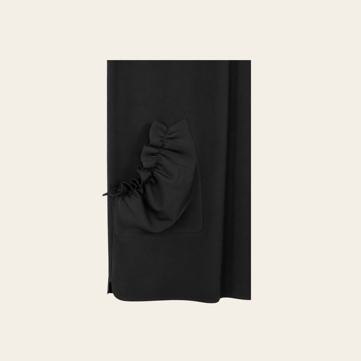 Marie Saint Pierre – Robe noire à manches volantées sculpturales et poche froncée – Taille 5 (L)