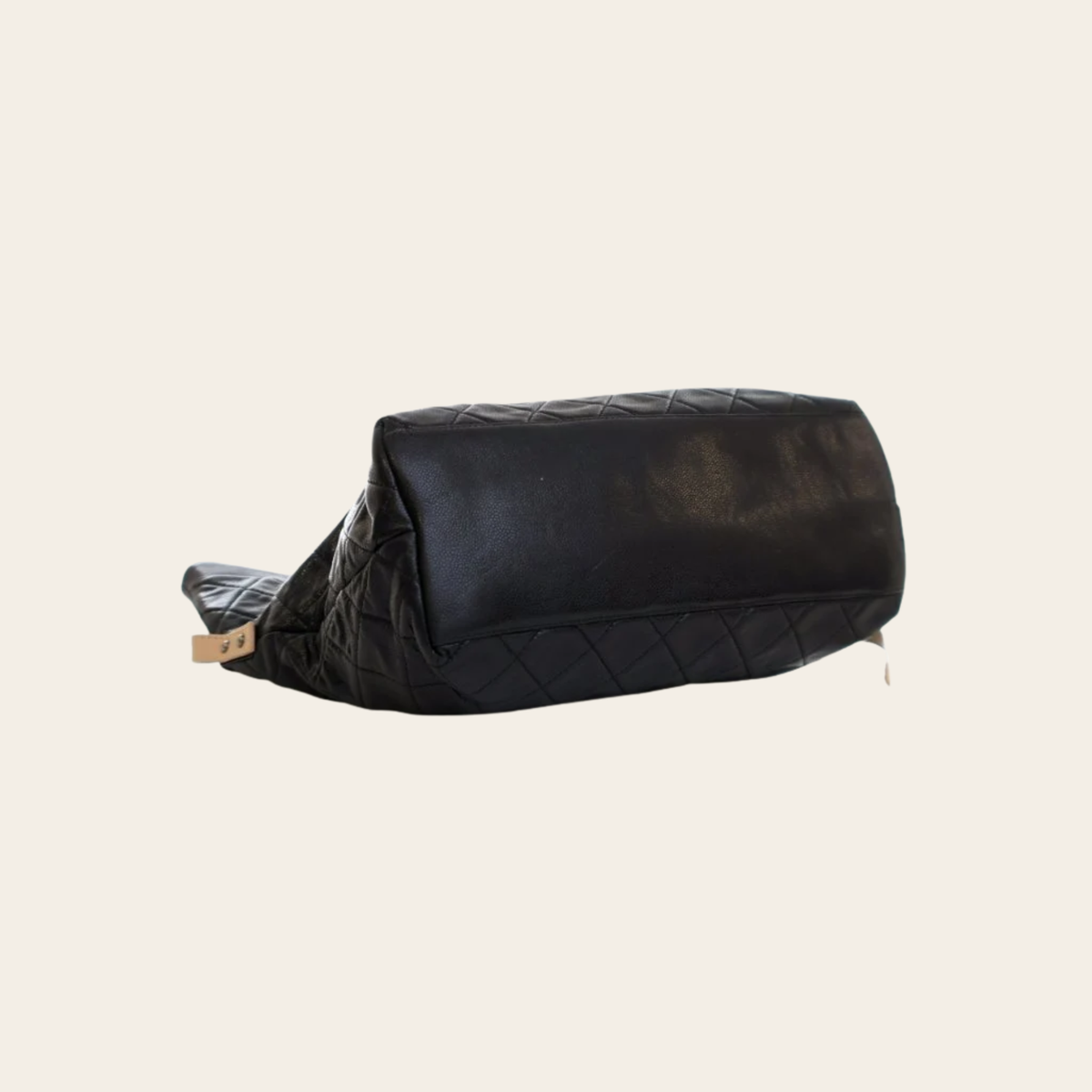 CHANEL – Sac Messenger Reissue en Cuir Caviar Noir, Grand Modèle