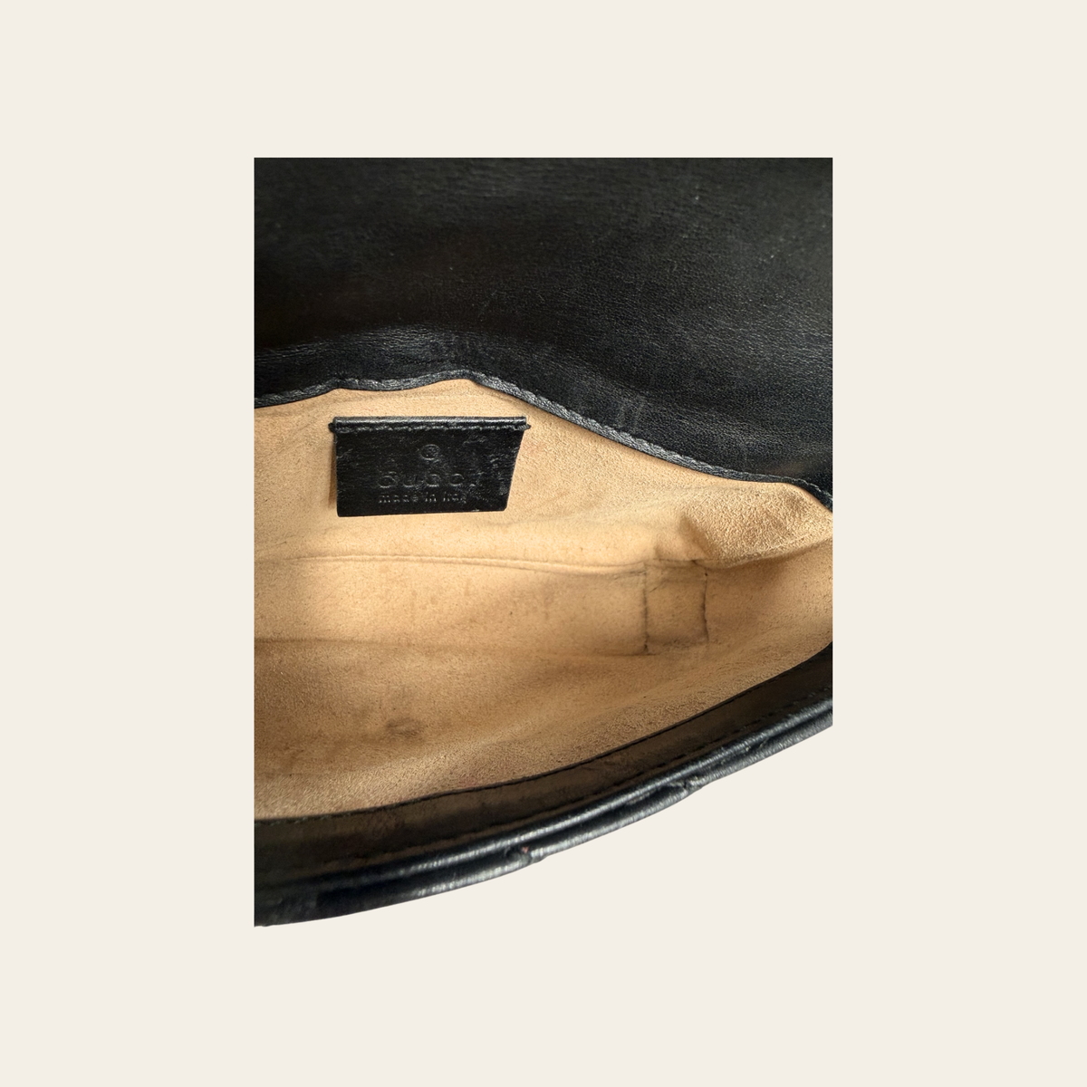 GUCCI — Sac GG Marmont Super Mini en cuir matelassé noir
