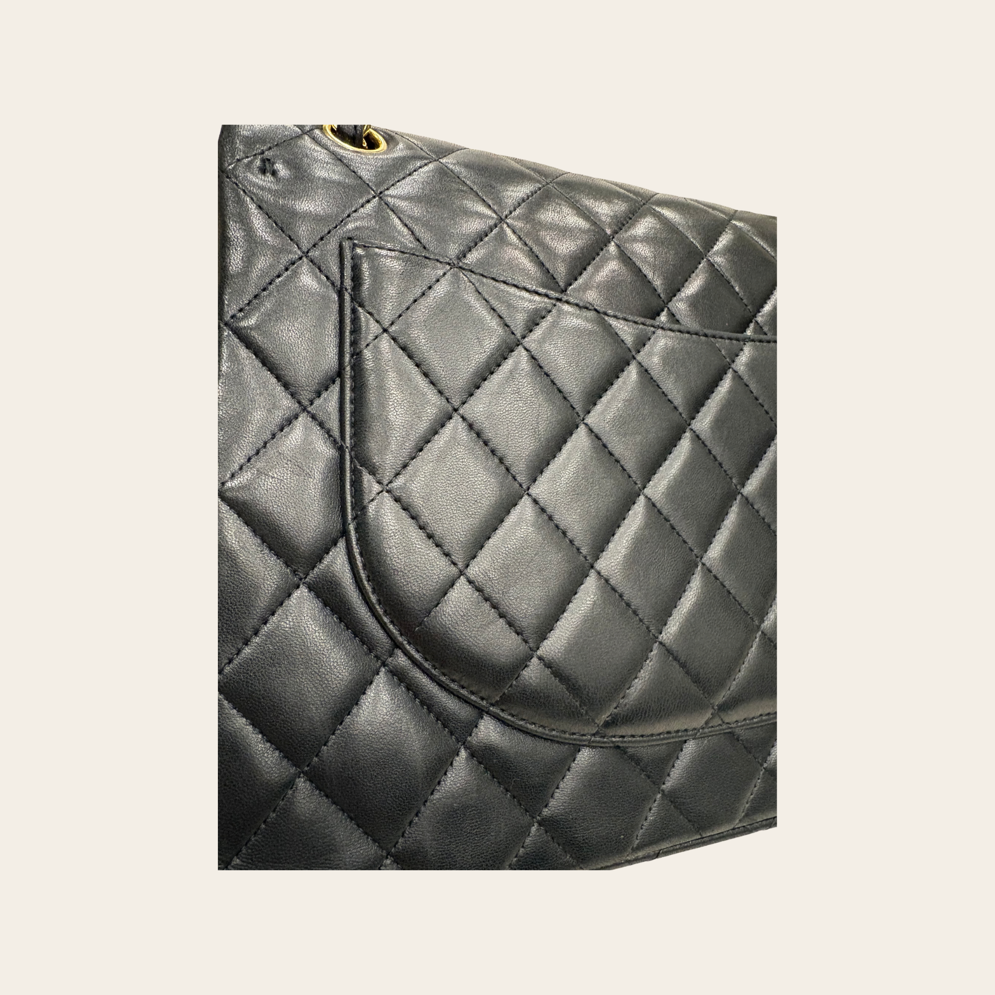 Chanel Classic Jumbo Flap Série 19