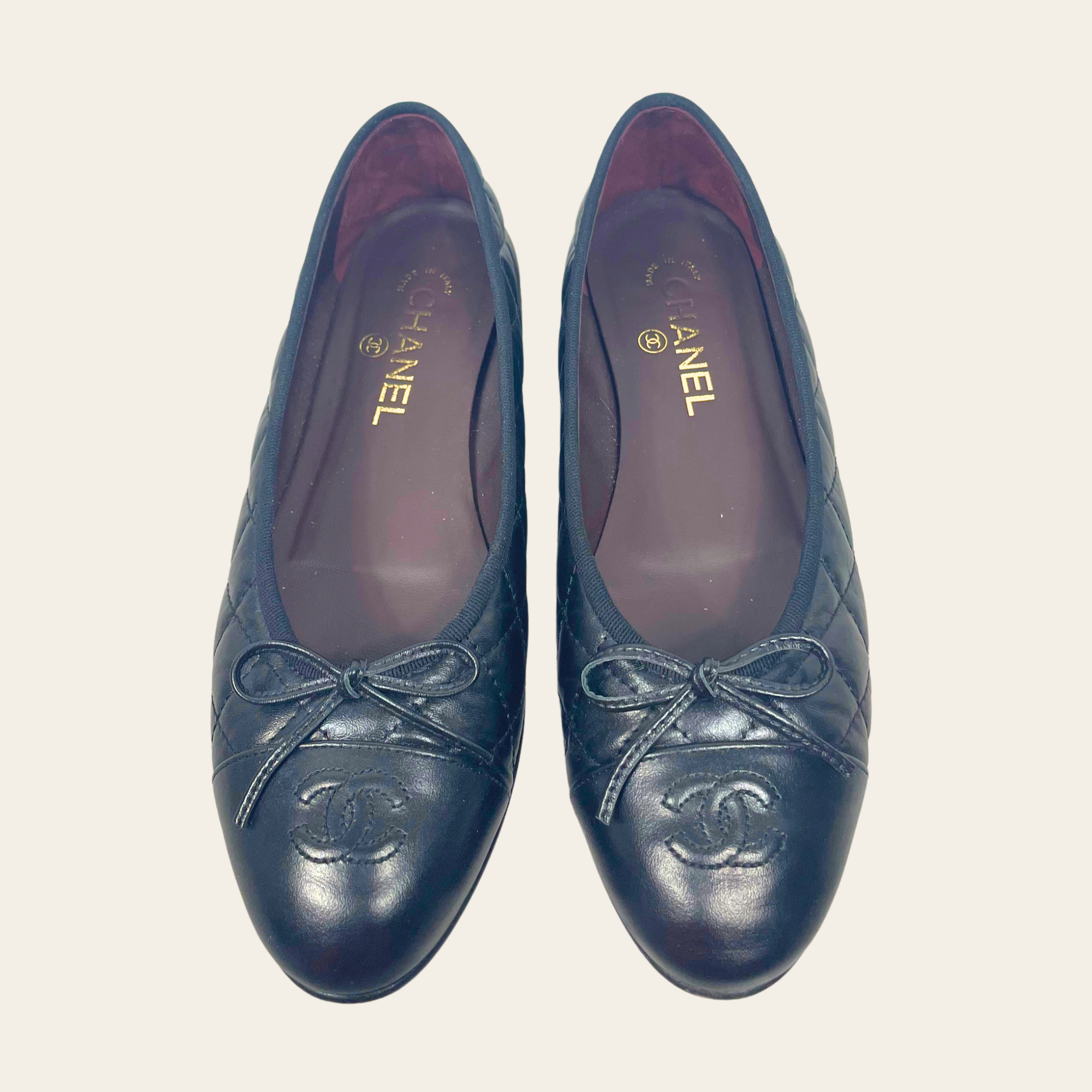 Chanel Ballerines Matelassées CC en Cuir Noir, T39