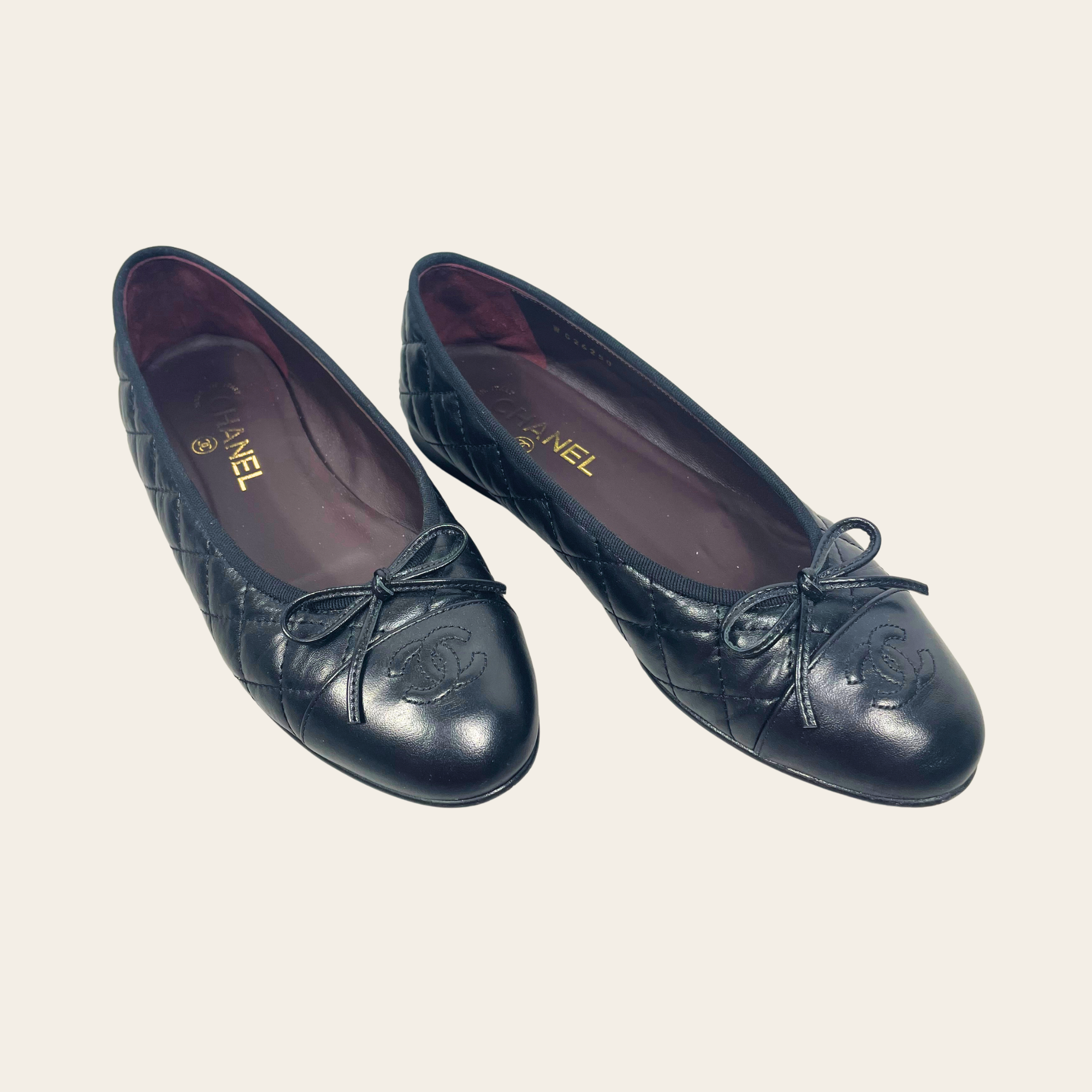 Chanel Ballerines Matelassées CC en Cuir Noir, T39