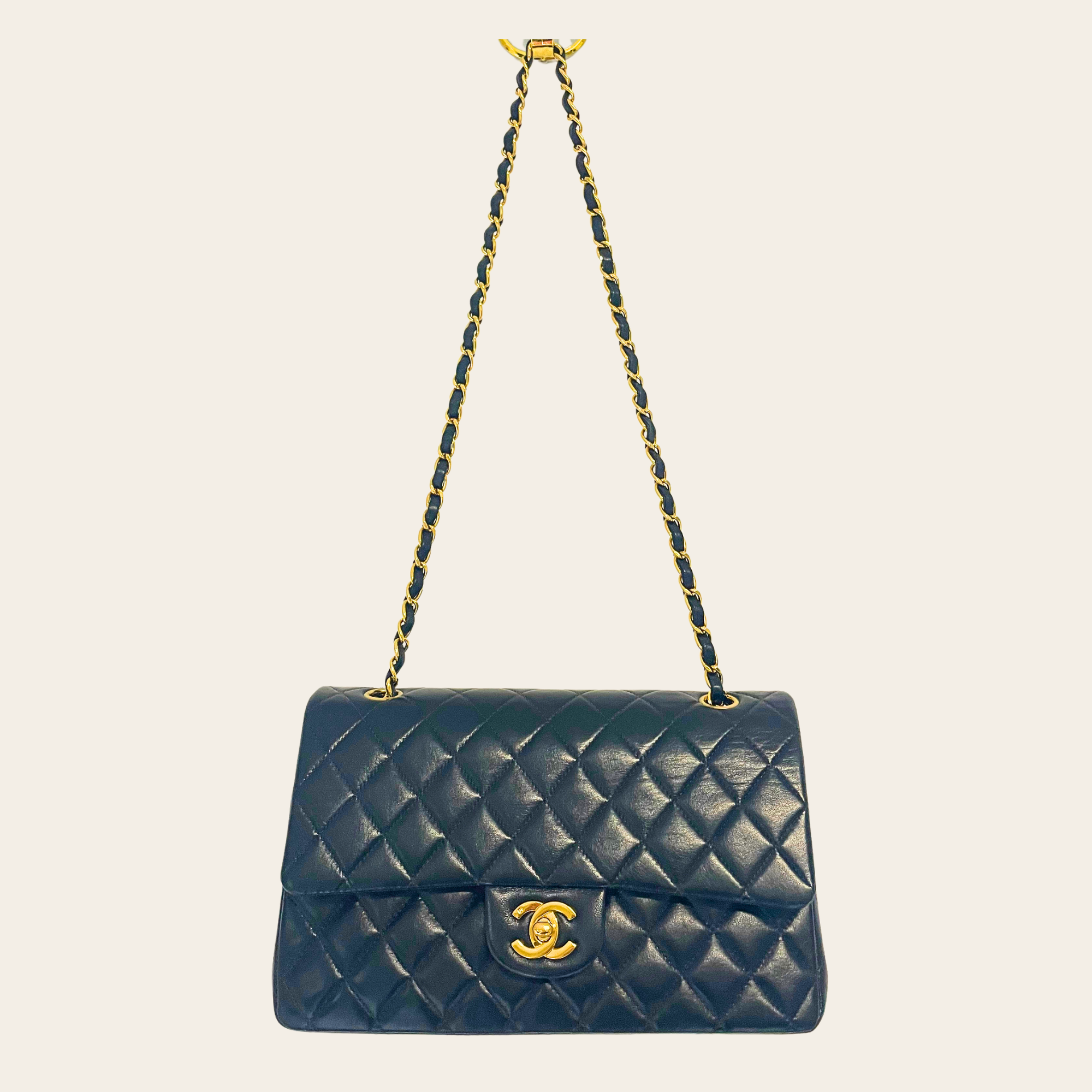 CHANEL -Classic Medium Double Flap 24K, Cuir d’Agneau Matelassé Noir (2003-2004)