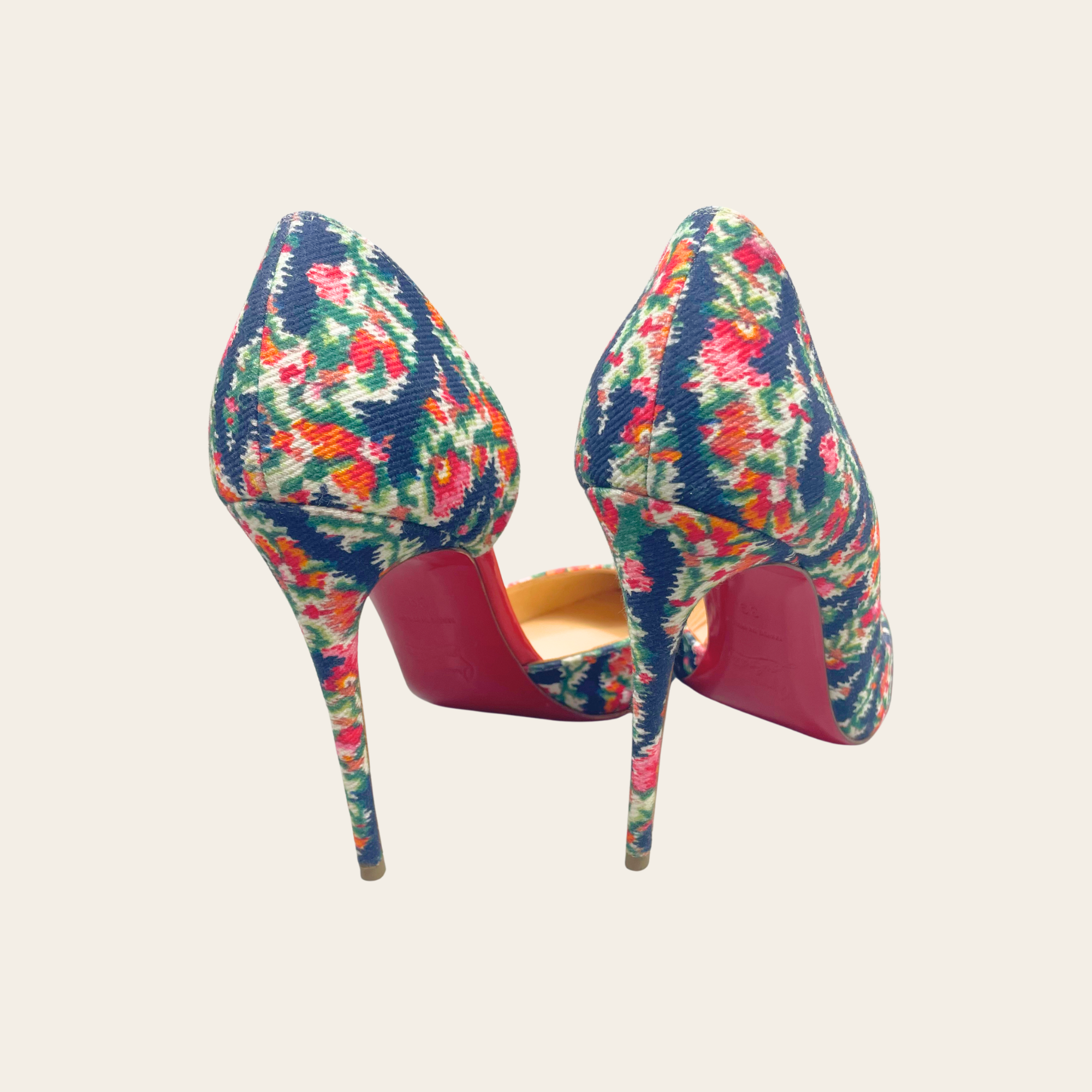 Christian Louboutin Intern Flat Patent Hawai Corazon 100, T38