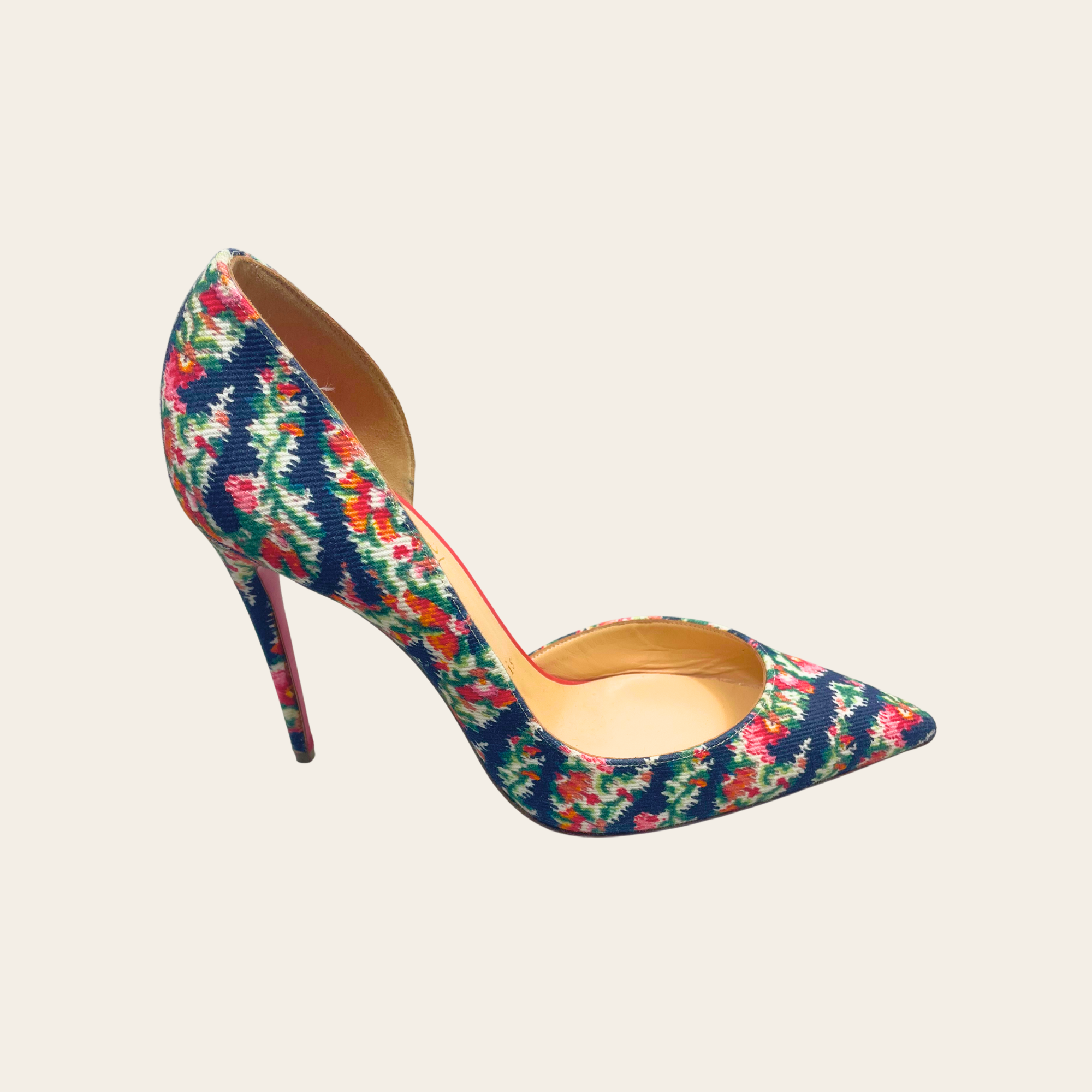 Christian Louboutin Intern Flat Patent Hawai Corazon 100, T38