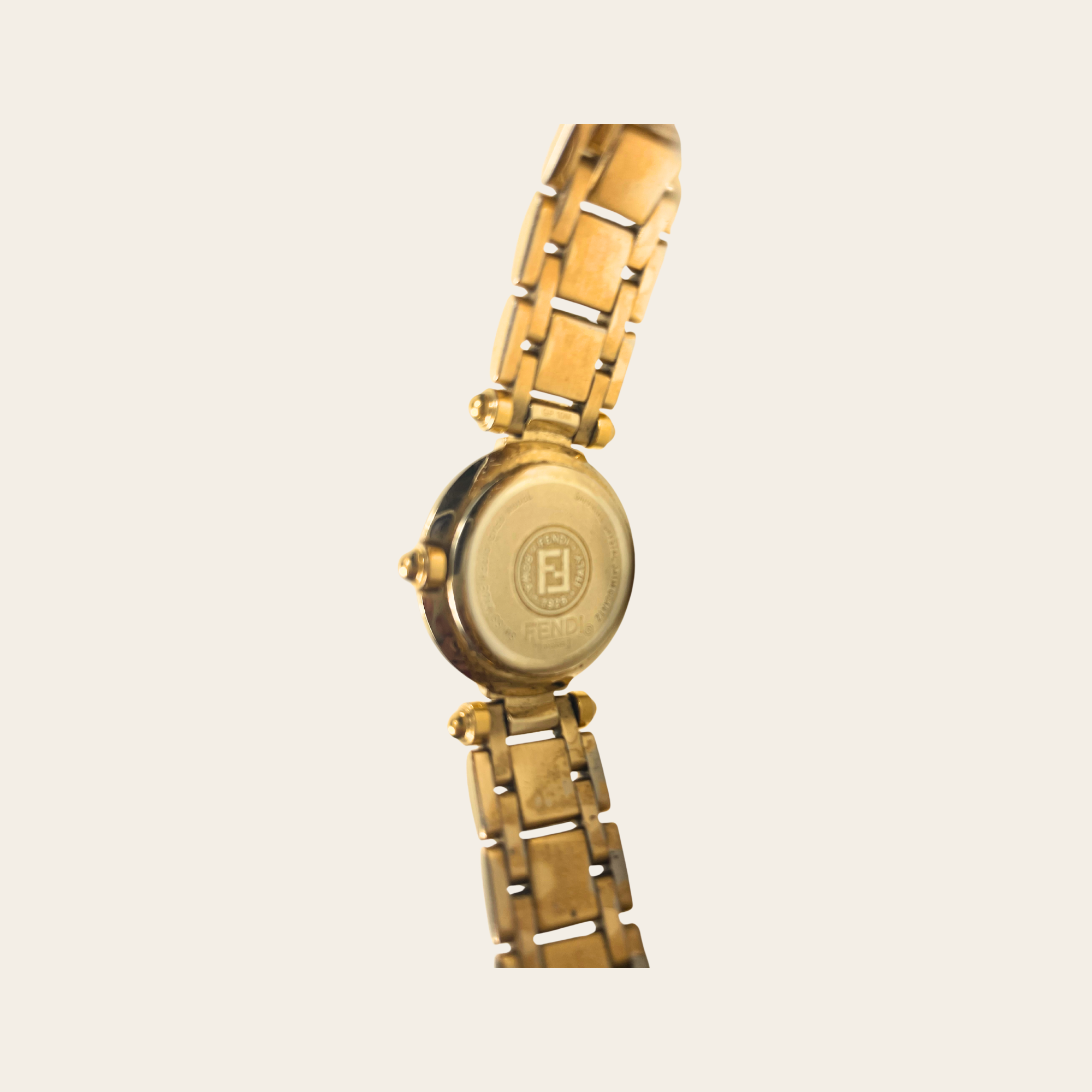 Fendi – Montre Classic Logo FF en acier inoxydable doré