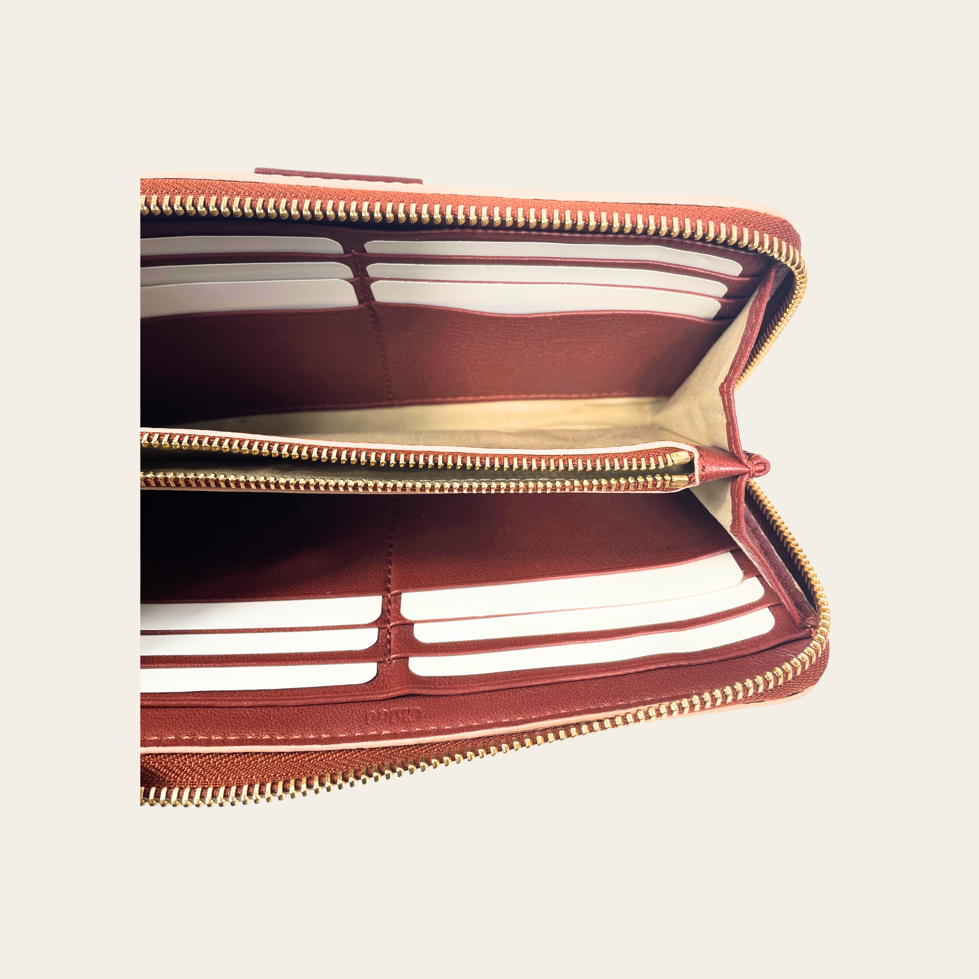 Chloé – Portefeuille Zippé Bea en Cuir Grainé