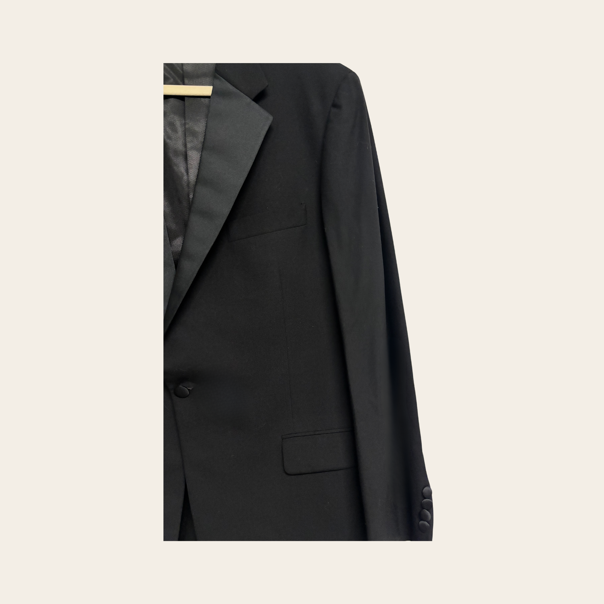 BURBERRY LONDON – Veston de Smoking en Laine Noire à Revers Satinés