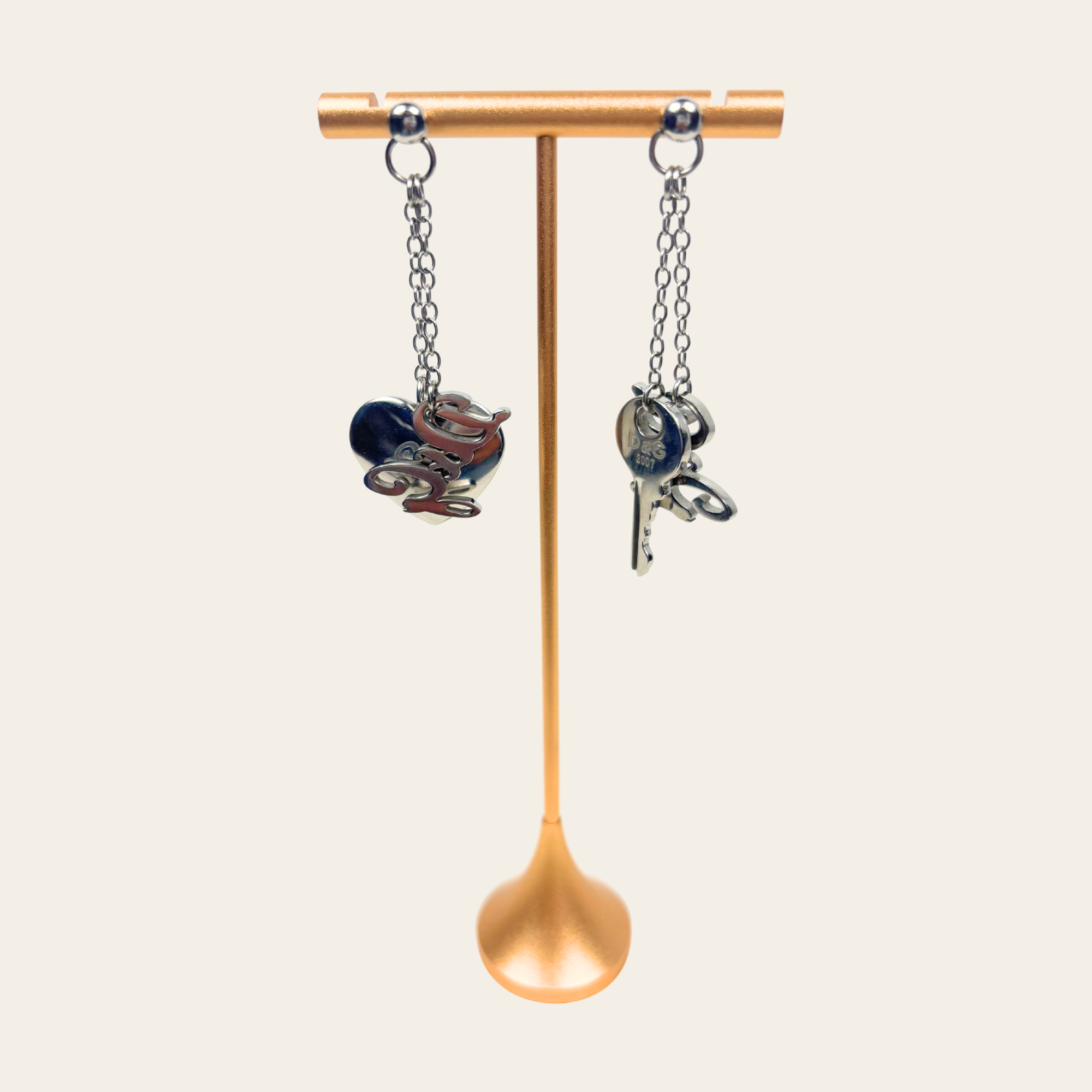 DOLCE & GABBANA – Boucles d'oreilles Logo, Cœur & Clé en métal argenté