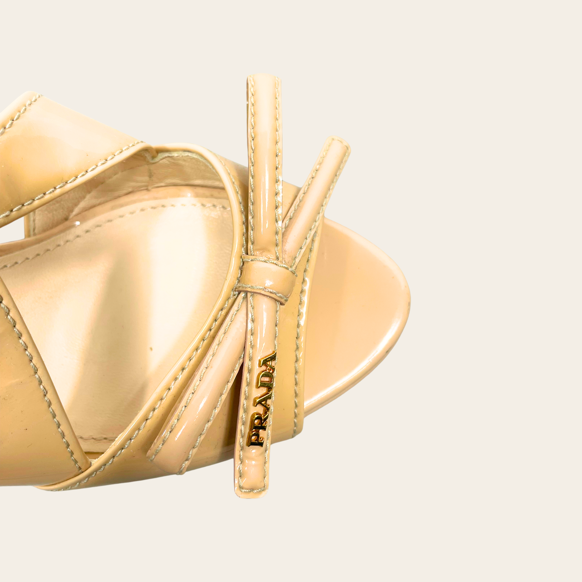 Prada Bow, 38.5