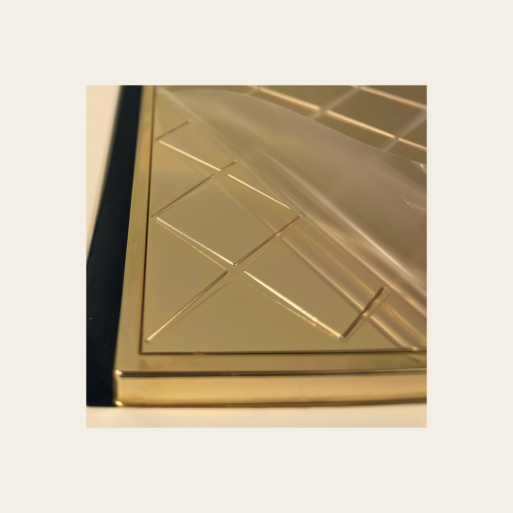 CHANEL - Coffret à Bijoux Matelassé Métal Doré