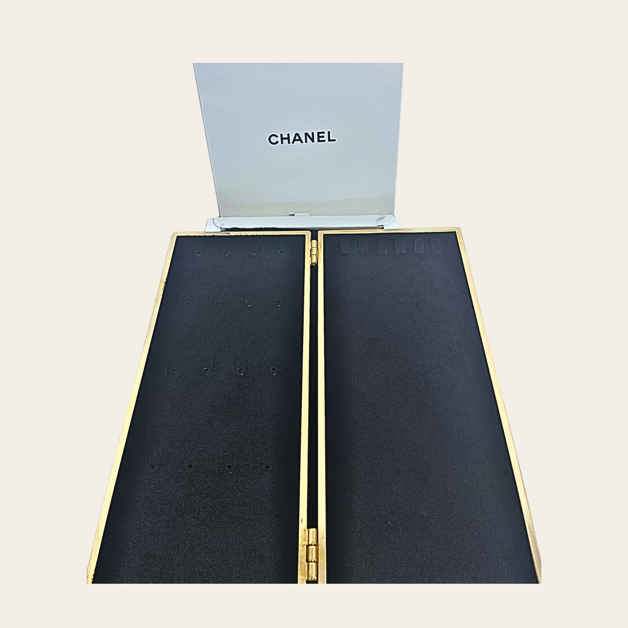 CHANEL - Coffret à Bijoux Matelassé Métal Doré