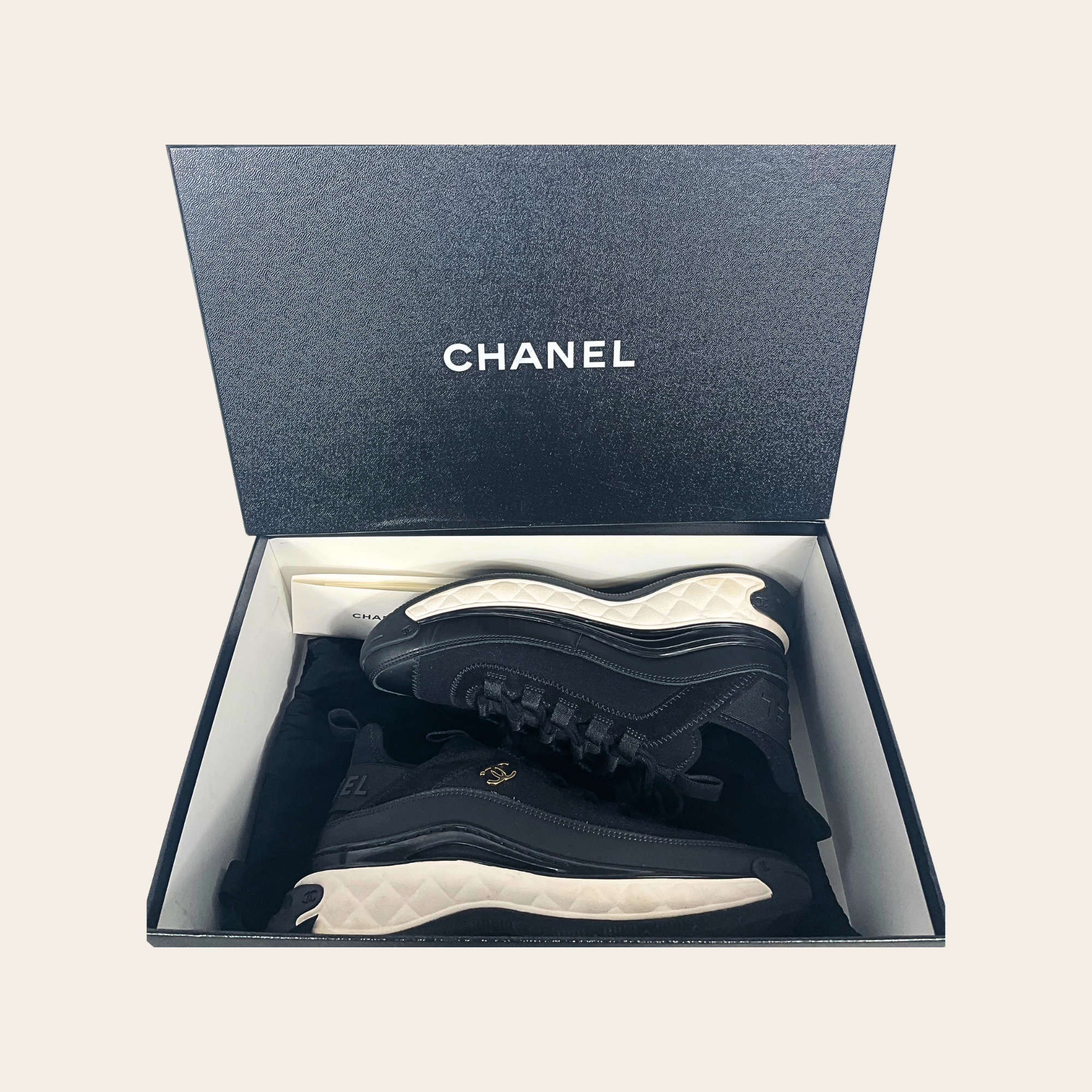 CHANEL - Sneakers Velvet & Calfskin, 36.5