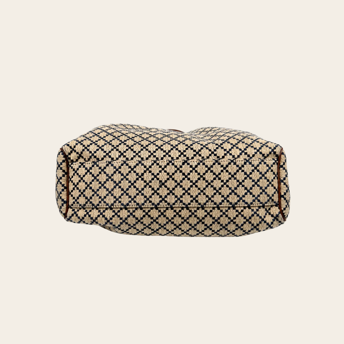 GUCCI — Sac cabas Sukey Medium en toile jacquard Diamante beige et bleu marine, garnitures en cuir brun et détails dorés, taille M