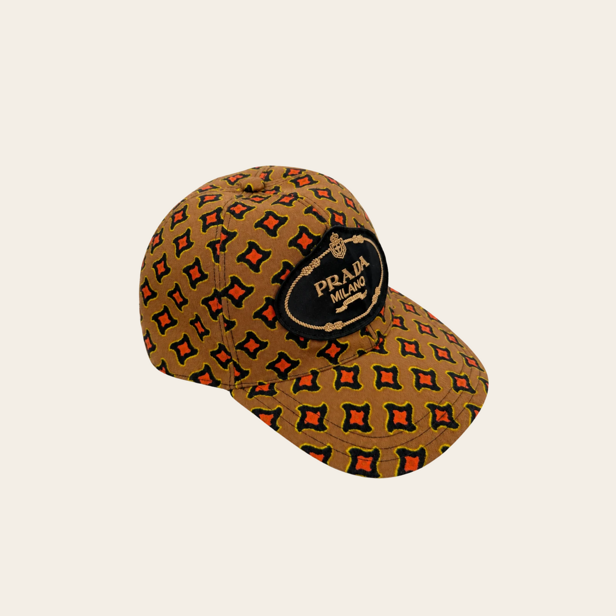 PRADA — Casquette en laine vierge brune à motif géométrique multicolore et écusson Prada Milano brodé, taille S