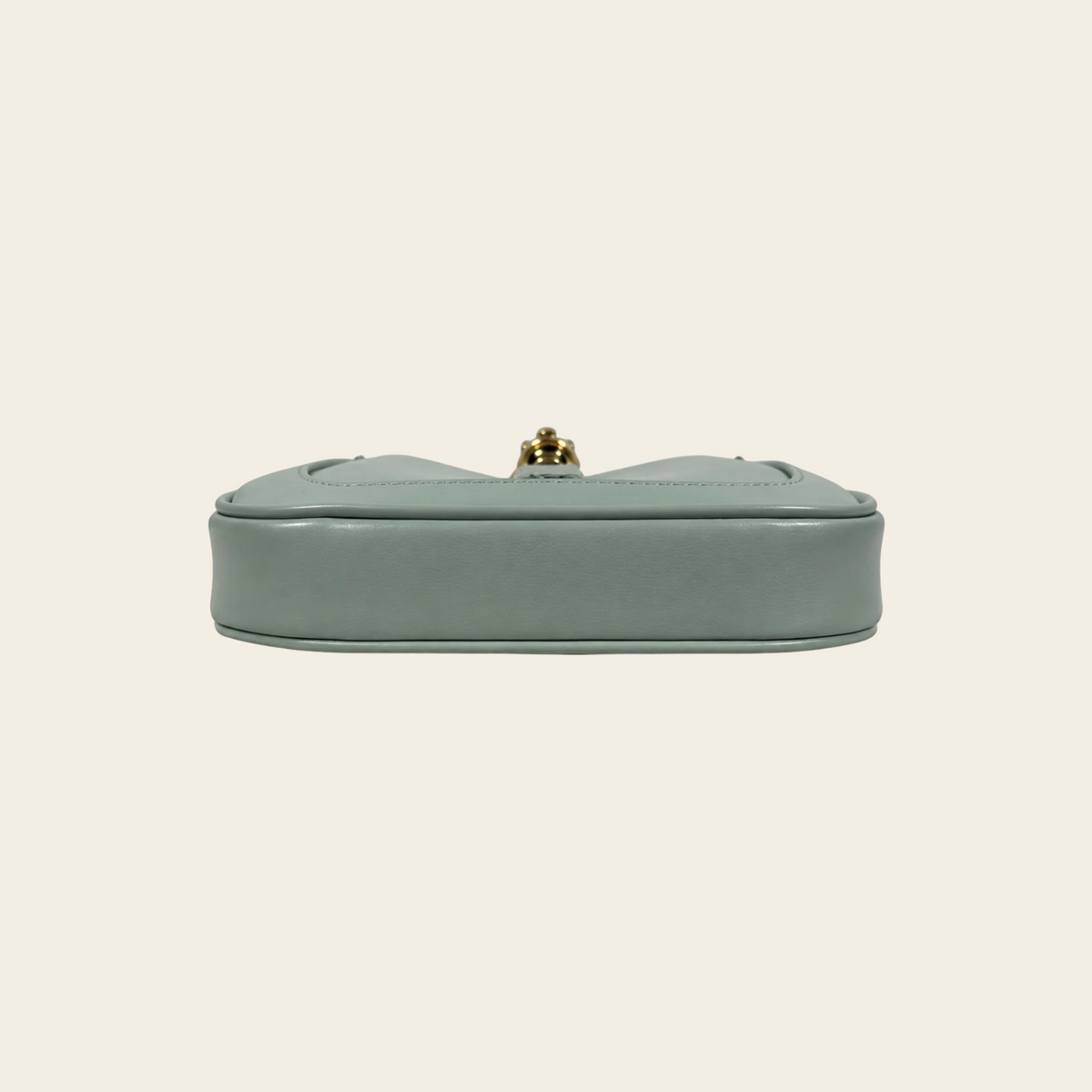 GUCCI — Sac Jackie 1961 Nano en cuir vert sauge avec fermoir piston doré et bandoulière chaîne, taille Nano
